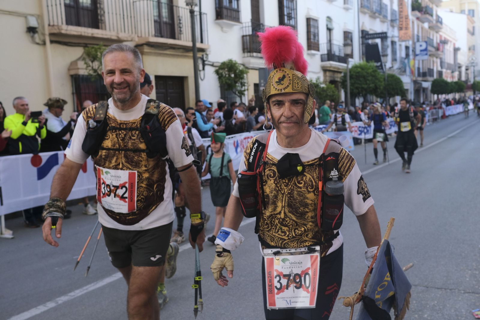 Cierre de la meta de los 101 kilómetros de la Legión, en fotos.