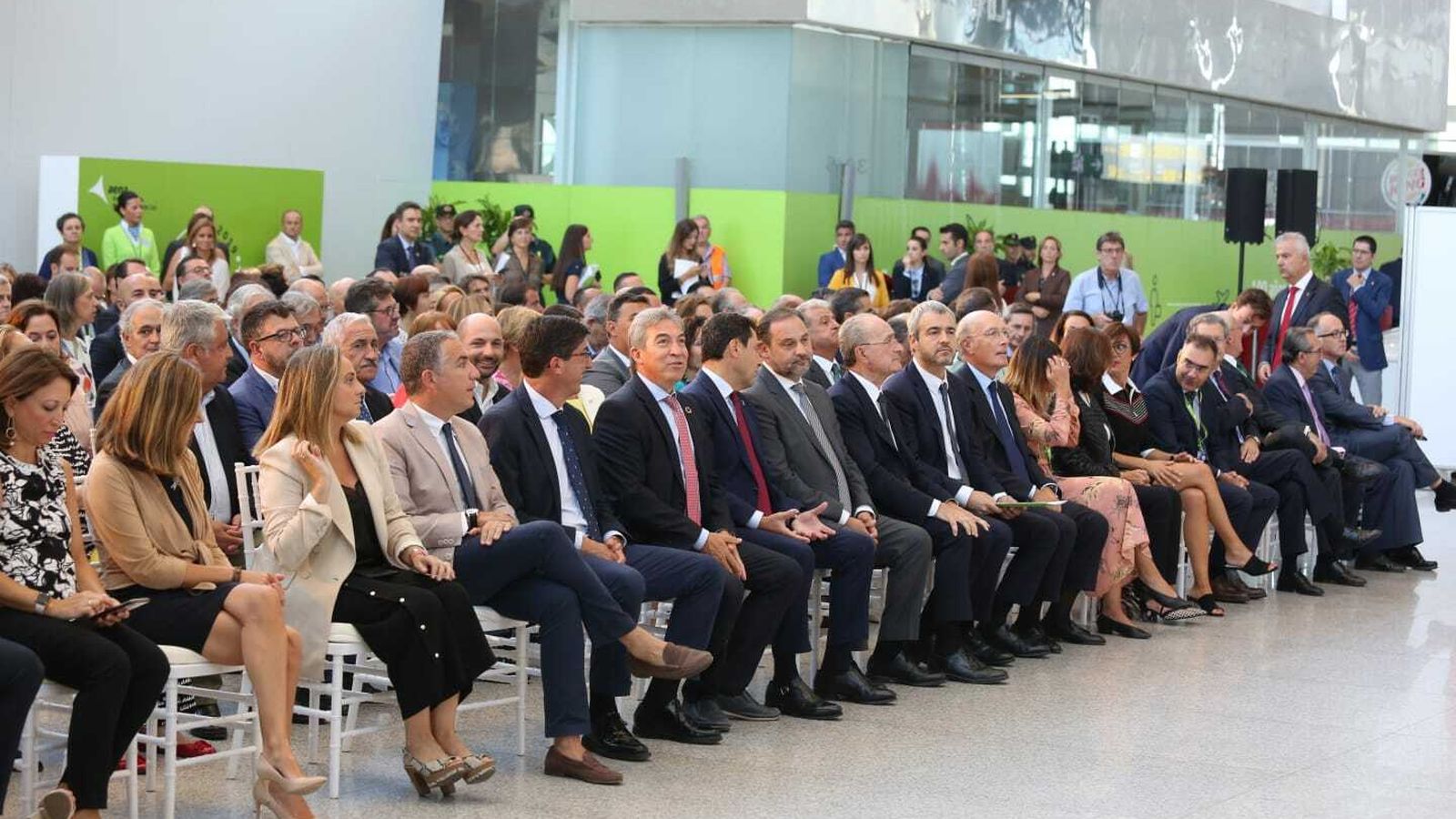 Un momento del acto en el aeropuerto.