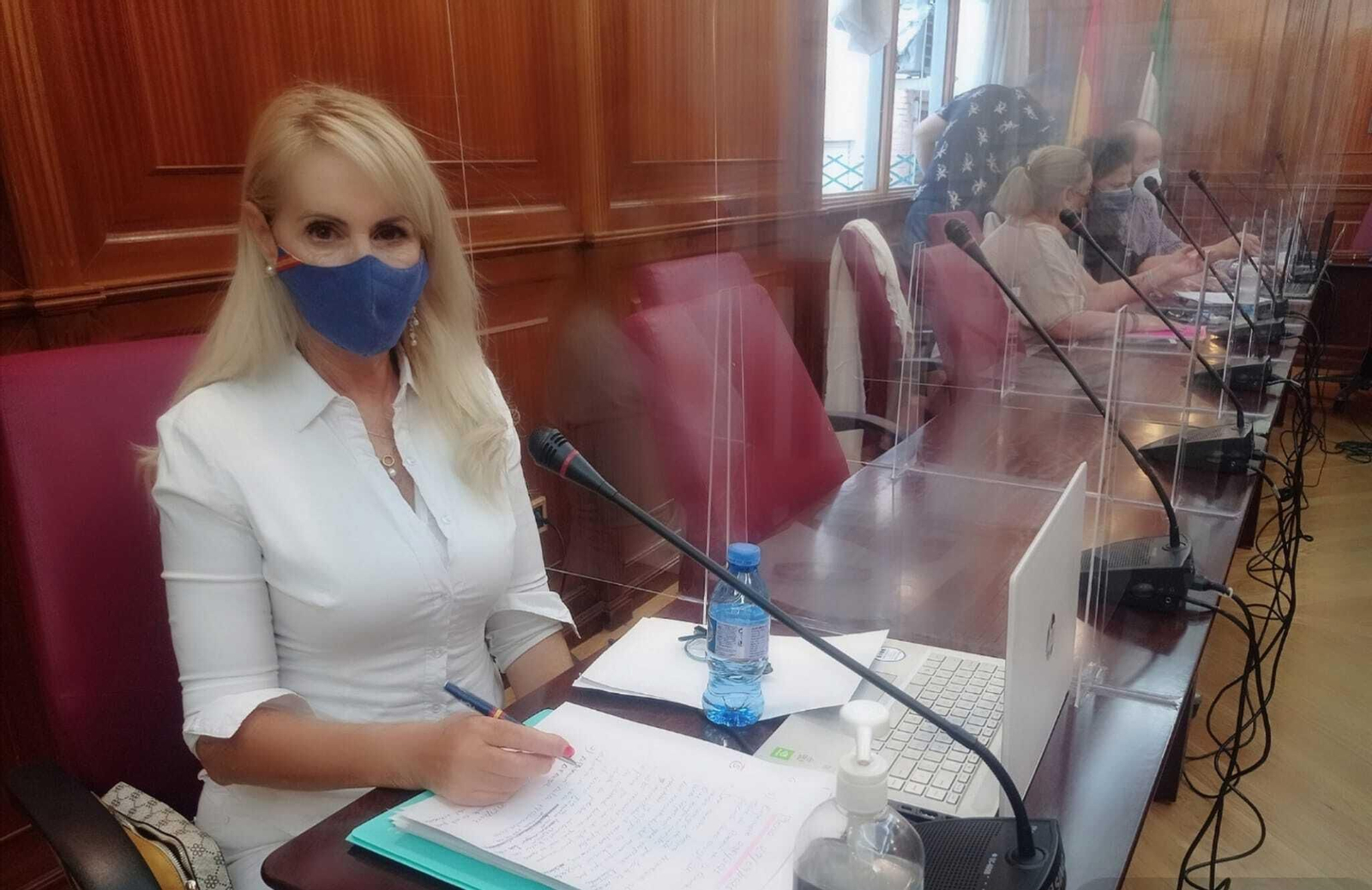 Portavoz de VOX en el Ayuntamiento de Santa Fe, Silvia Enríquez.