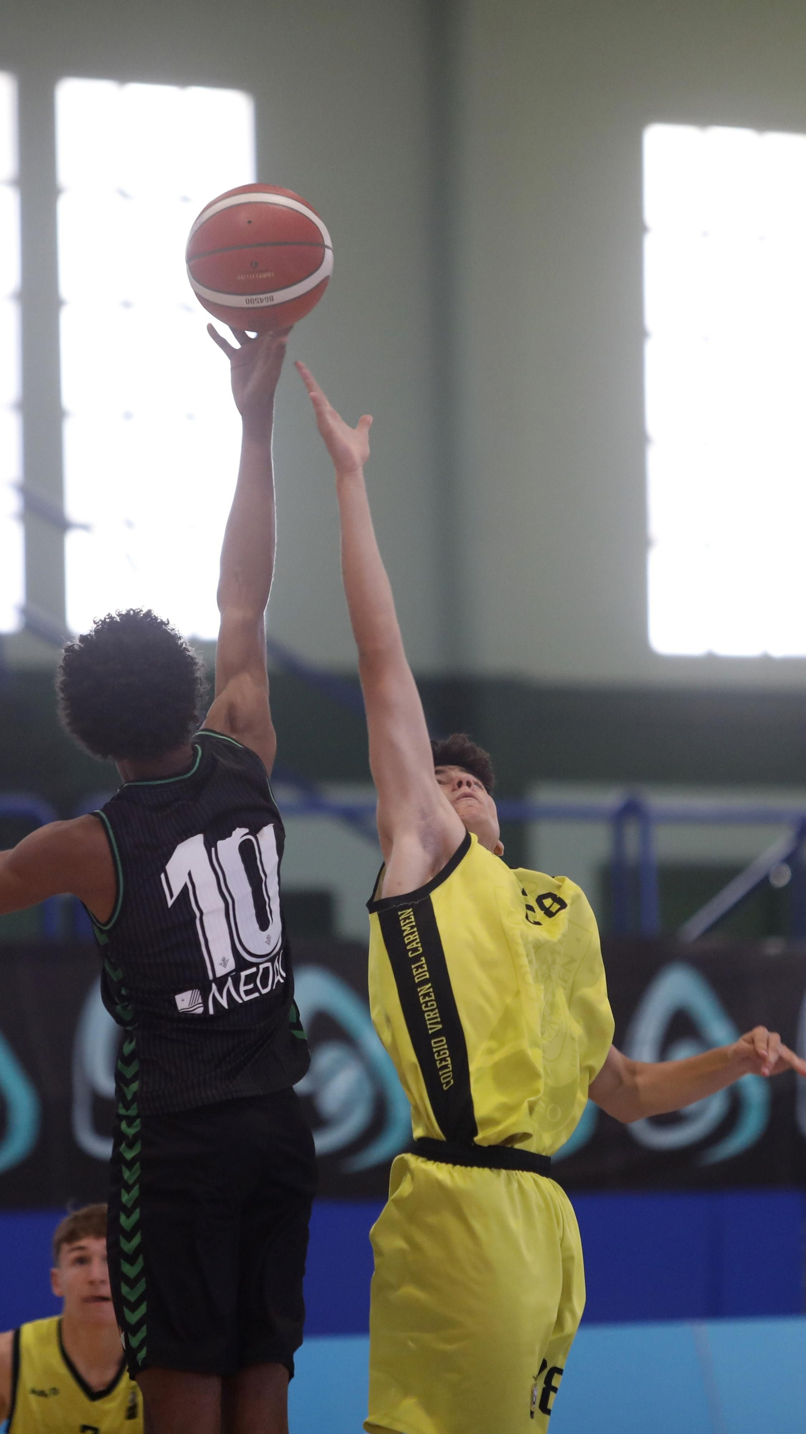 Las fotos de las semifinales del Cadeba infantil masculino de La Línea