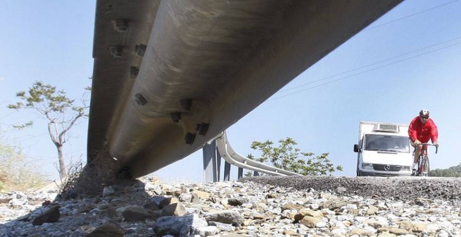 Guardarraíl en una carretera.