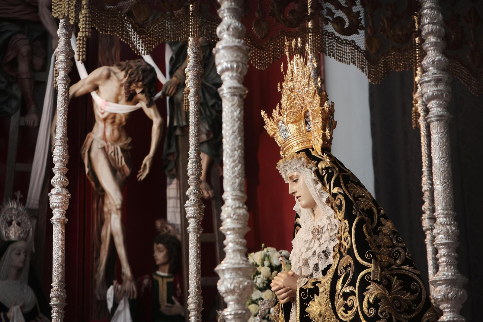 La imagen de Nuestra Señora de la Soledad, durante el besamanos extraordinario celebrado a mediados del pasado mes de septiembre.