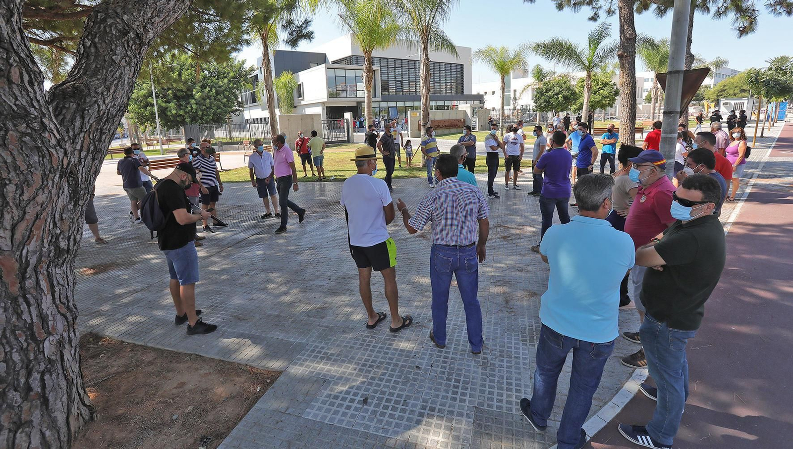 Concentración policial por los sucesos ocurridos en el Campo de Gibraltar