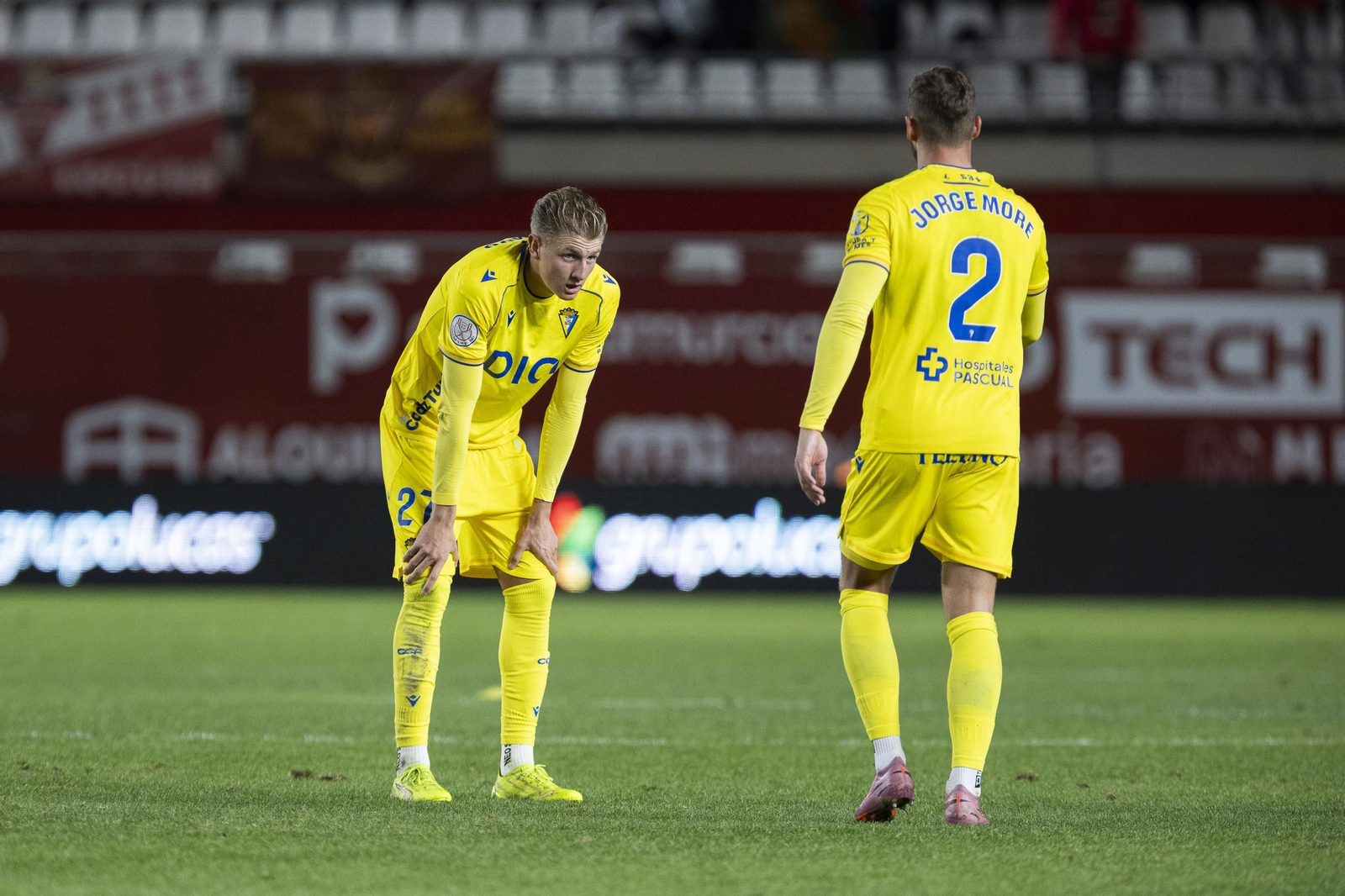Pelayo Fernández y Jorge Moreno en el Real Murcia-Cádiz.