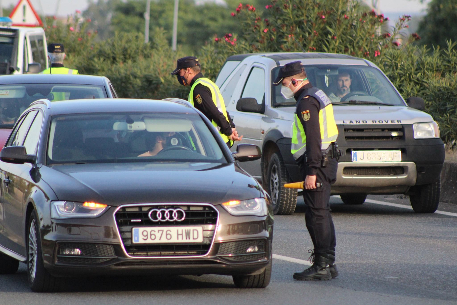 El control de la Policía a la salida de Córdoba, en fotografías