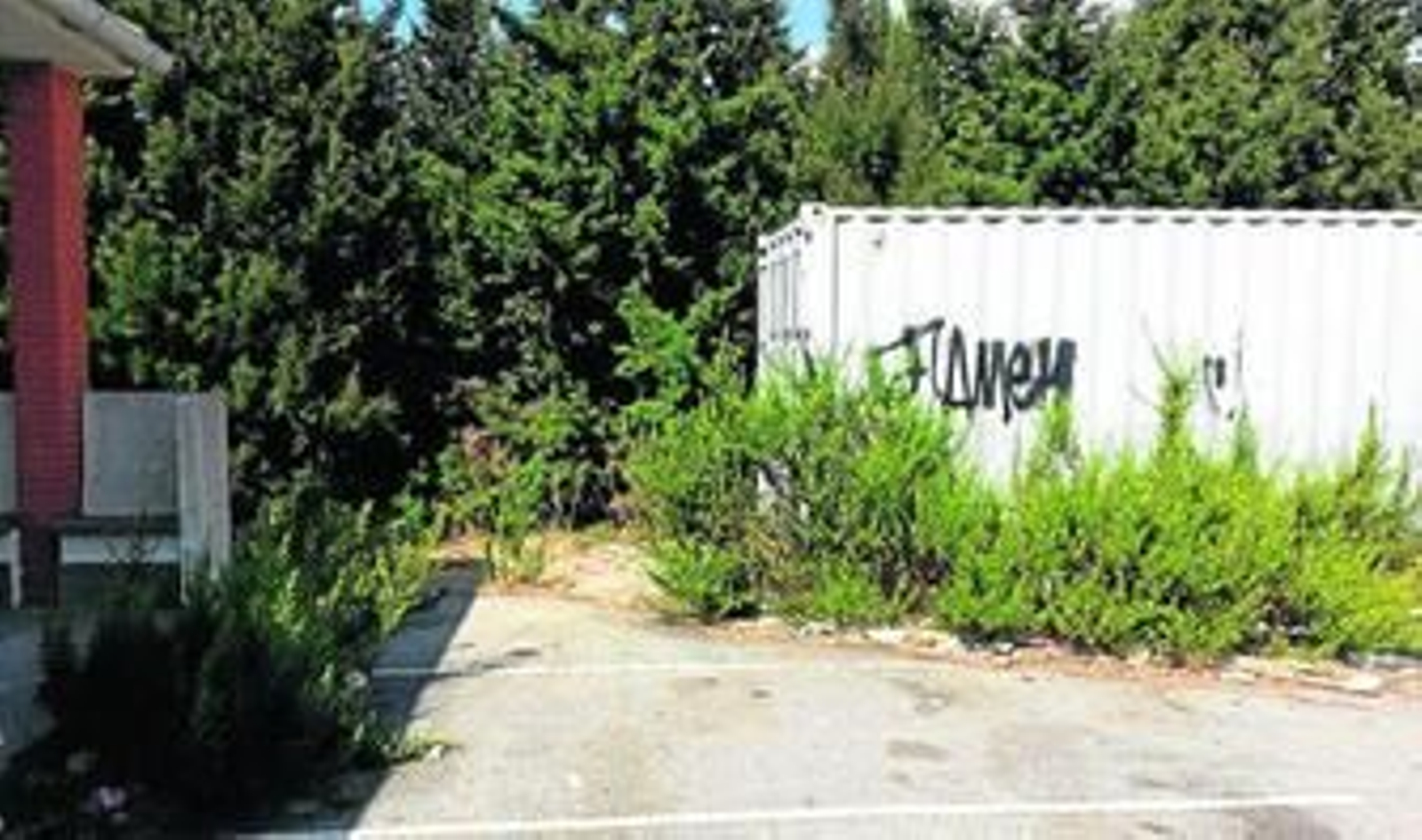 Imagen del contenedor cerrado con la zona limpia, ayer.