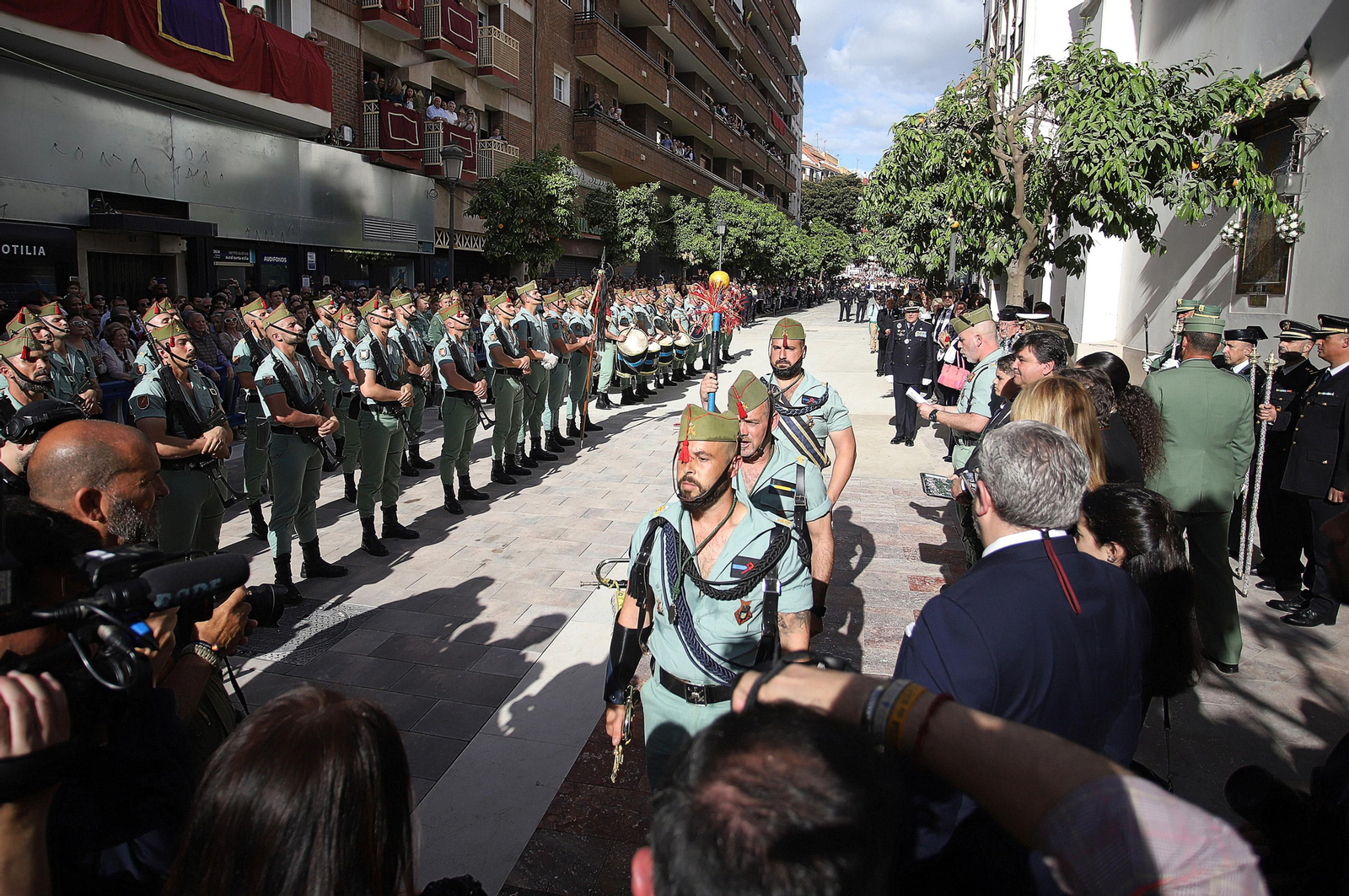 Sábado de Pasión: Imágenes de La Legión con el Cristo de la Vera+Cruz