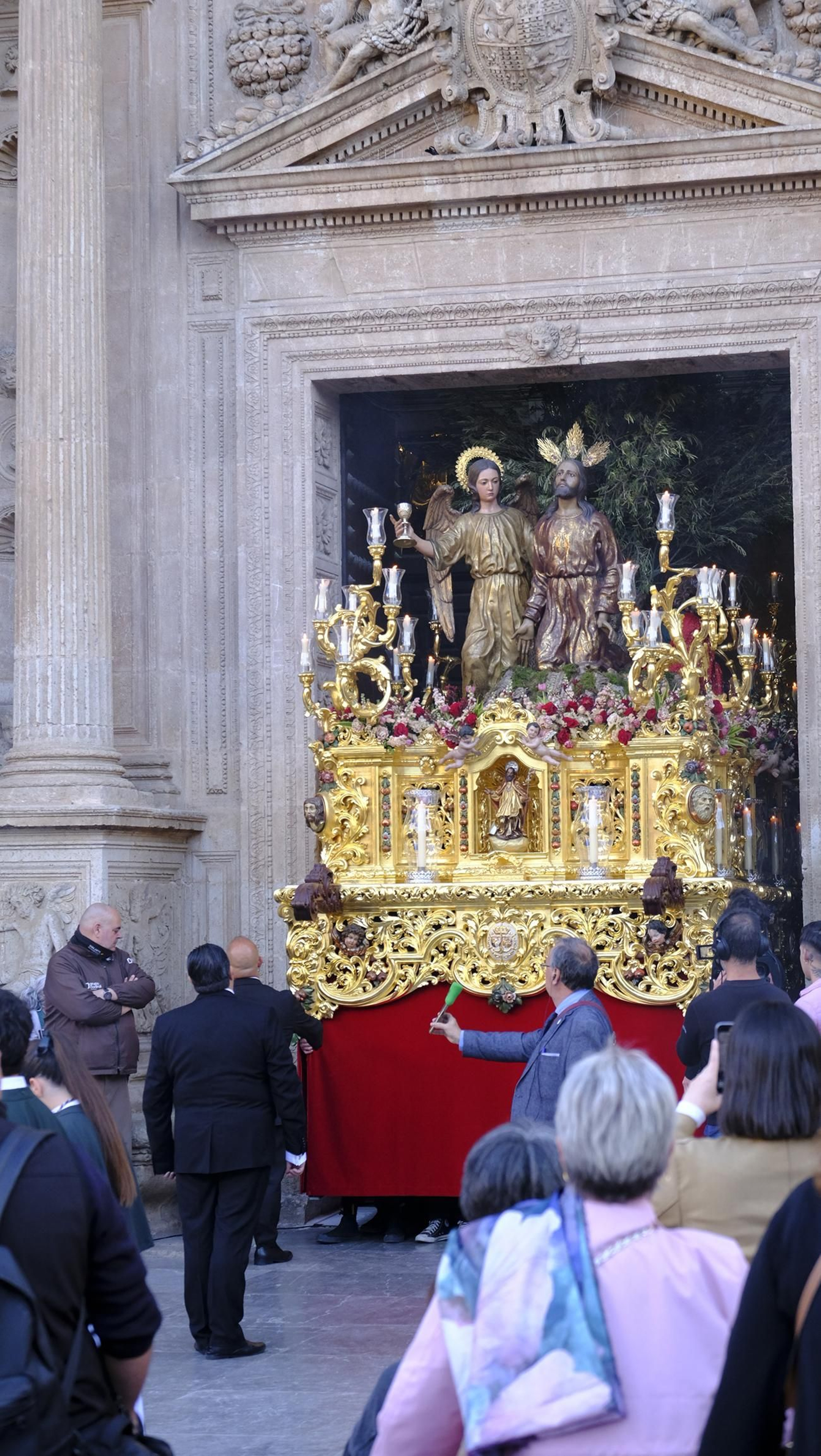 Estudiantes en la Semana Santa de Almería 2025