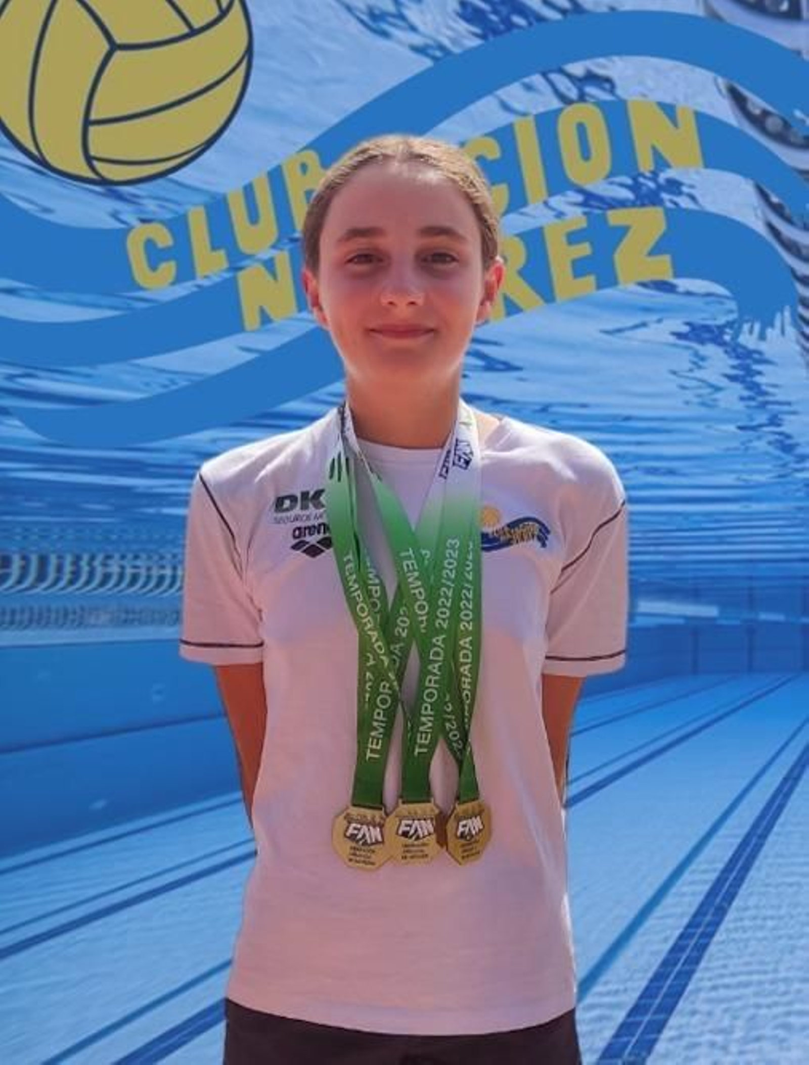 Virginia, orgullosa con sus tres medallas. Virginia, orgullosa con sus tres medallas.
