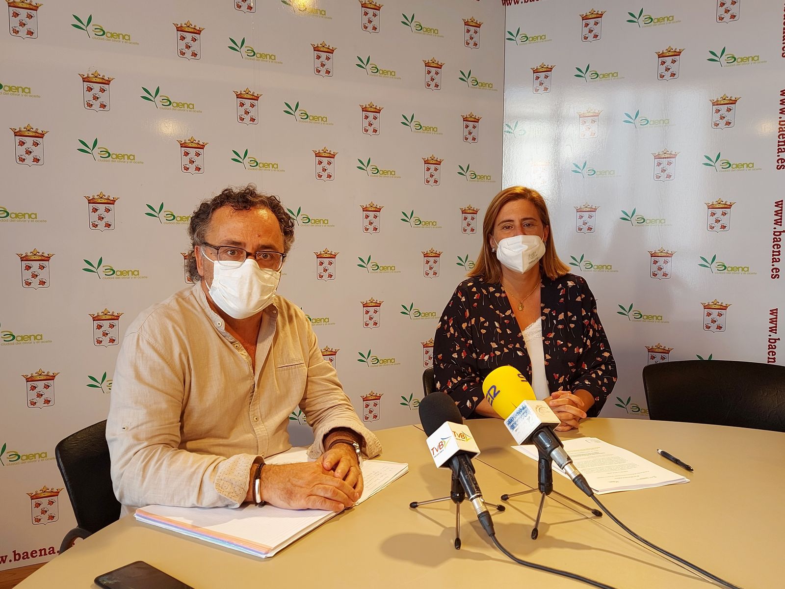 Ramón Martín y Cristina Piernagorda, durante su comparecencia.