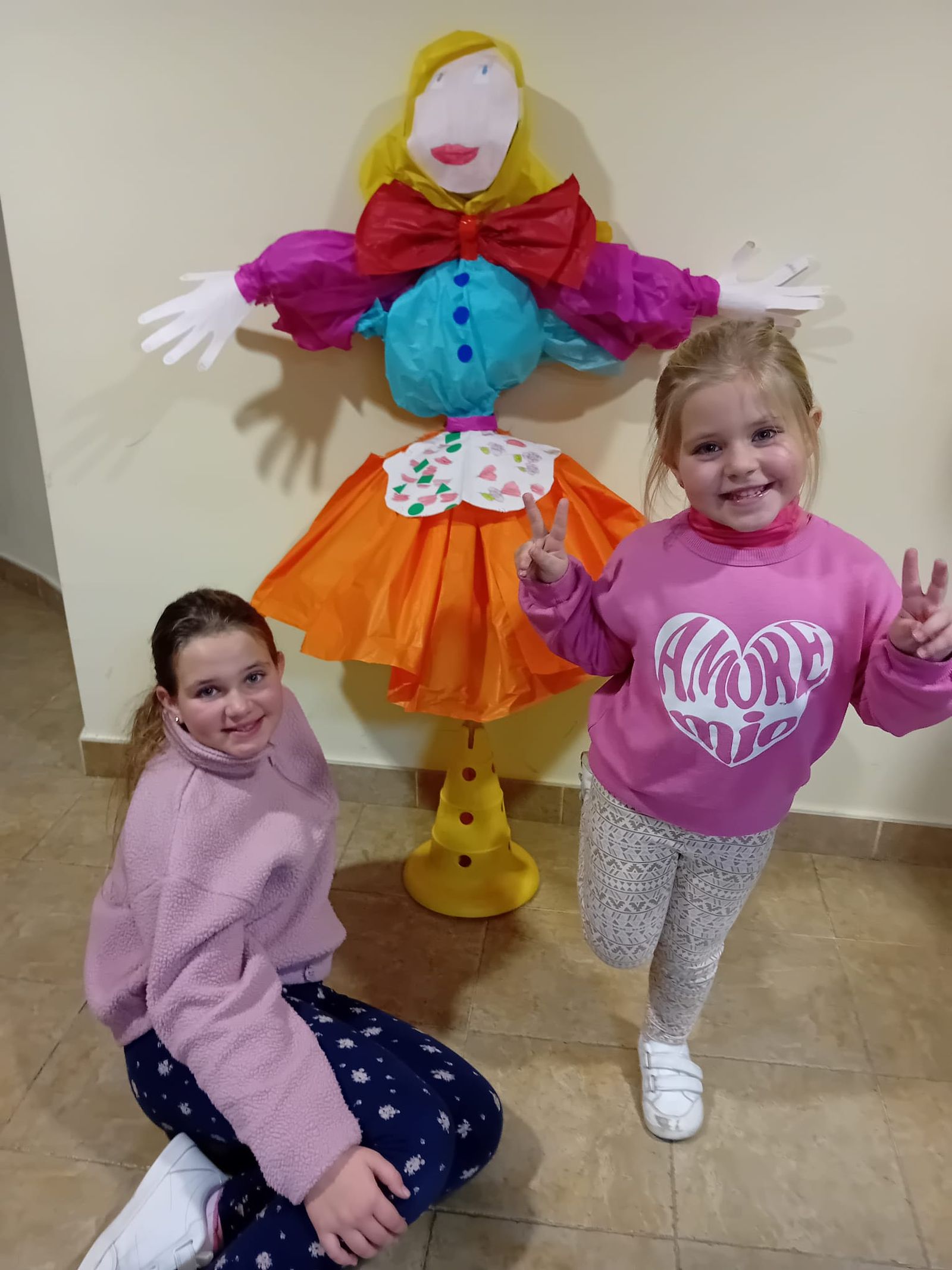 Paula y Martina con su Vieja elaborada en familia