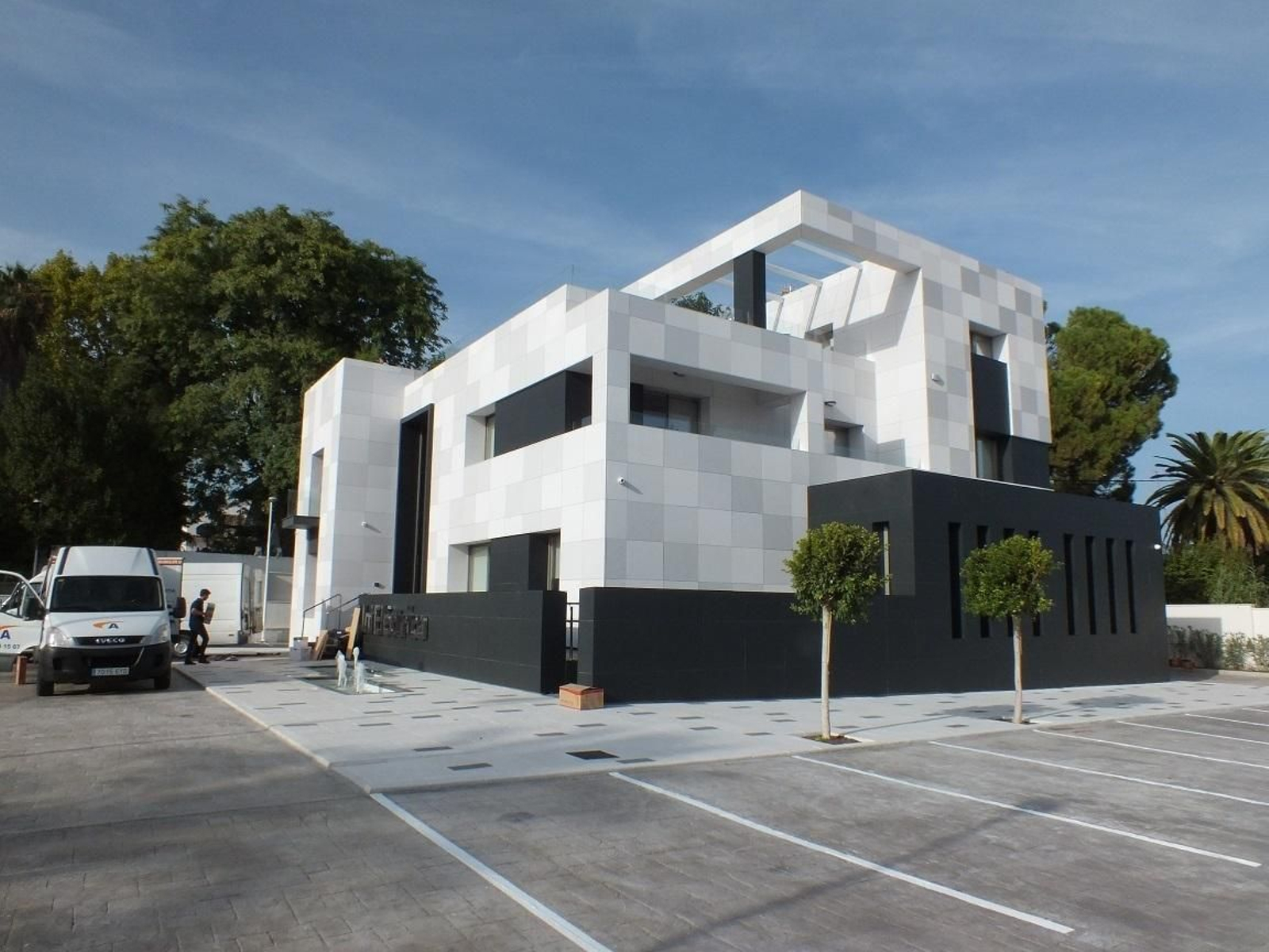 Sede de Unieléctrica, en la avenida del Brillante.