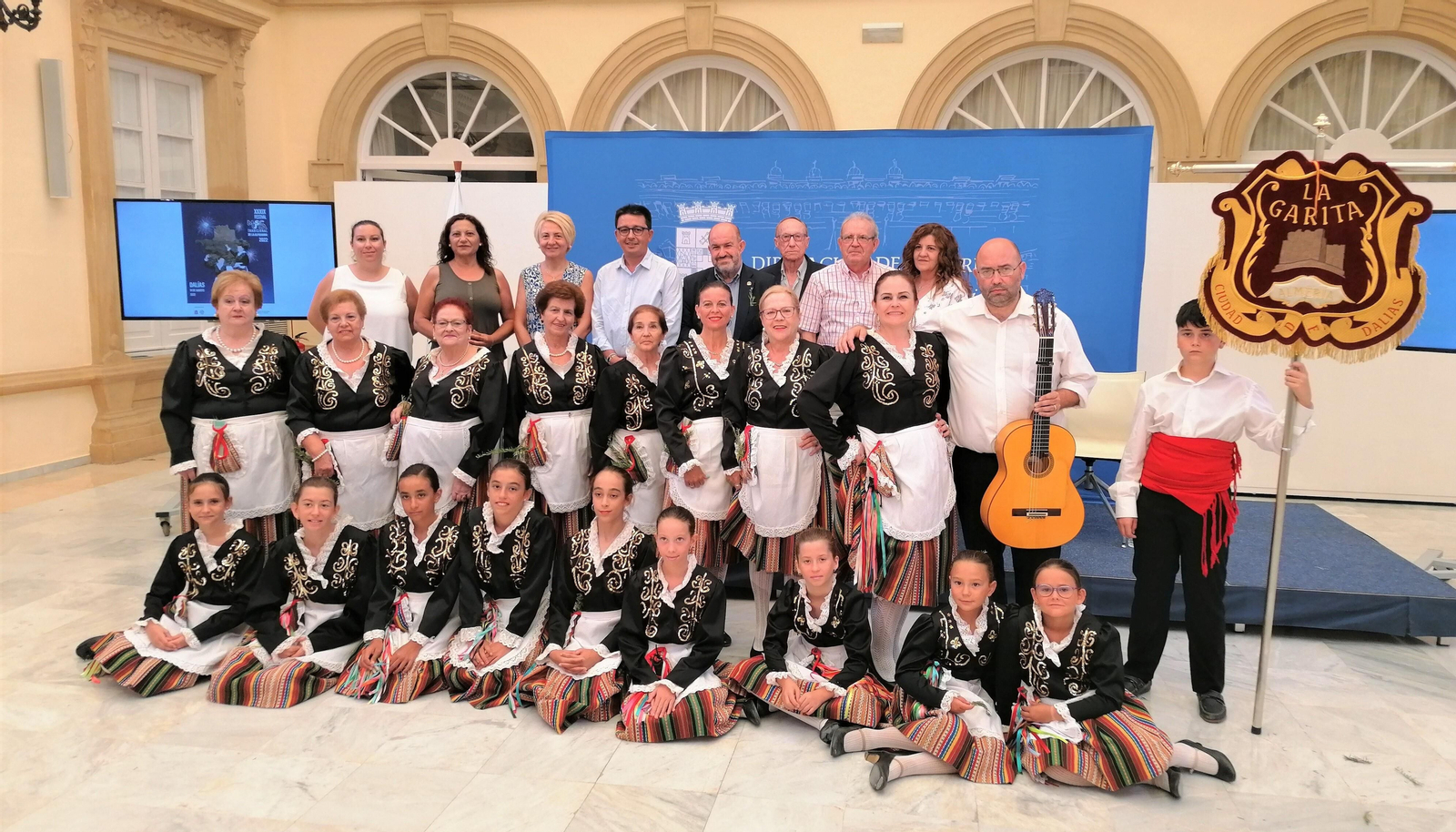 Acto de presentación del Festival en Diputación donde participaba el Grupo de folclore La Garita de Dalías.
