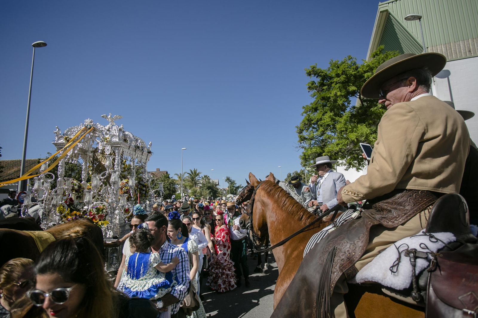 La hermandad de Sanlúcar cruza Bajo de Guía