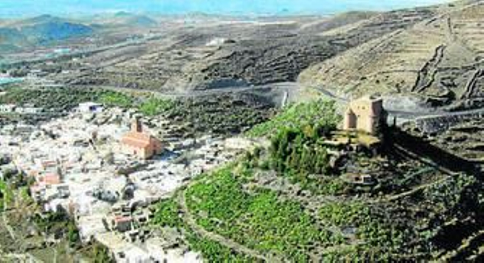 Cumpleaños de Yul Brinner en AlmeríaUnos vecinos recuperan la playa de Las OlasConcha Velasco, invitada a los cursos de la UALEl Castillo de Gérgal, bien culturalUn surfista es rescatado por un barco pesqueroPeligro en Gádor tras la caída de una enorme ro