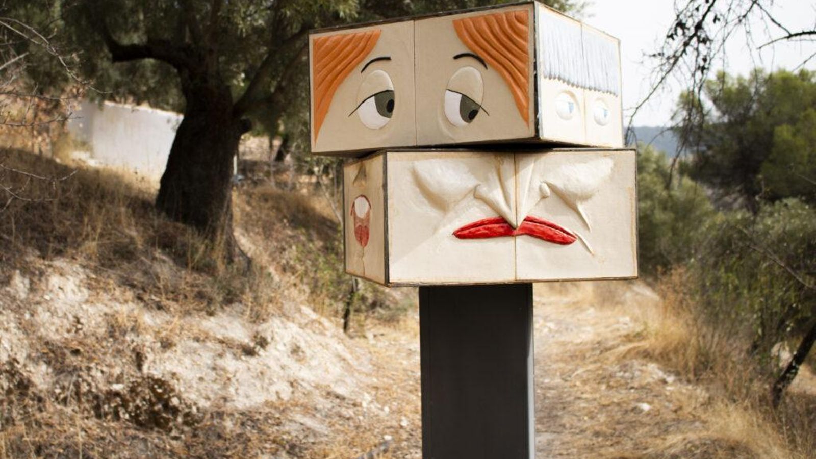 'Máscaras' es una obra escultórica de Remedios Becerra que podrás visitar en 'Abierto por Arte'.