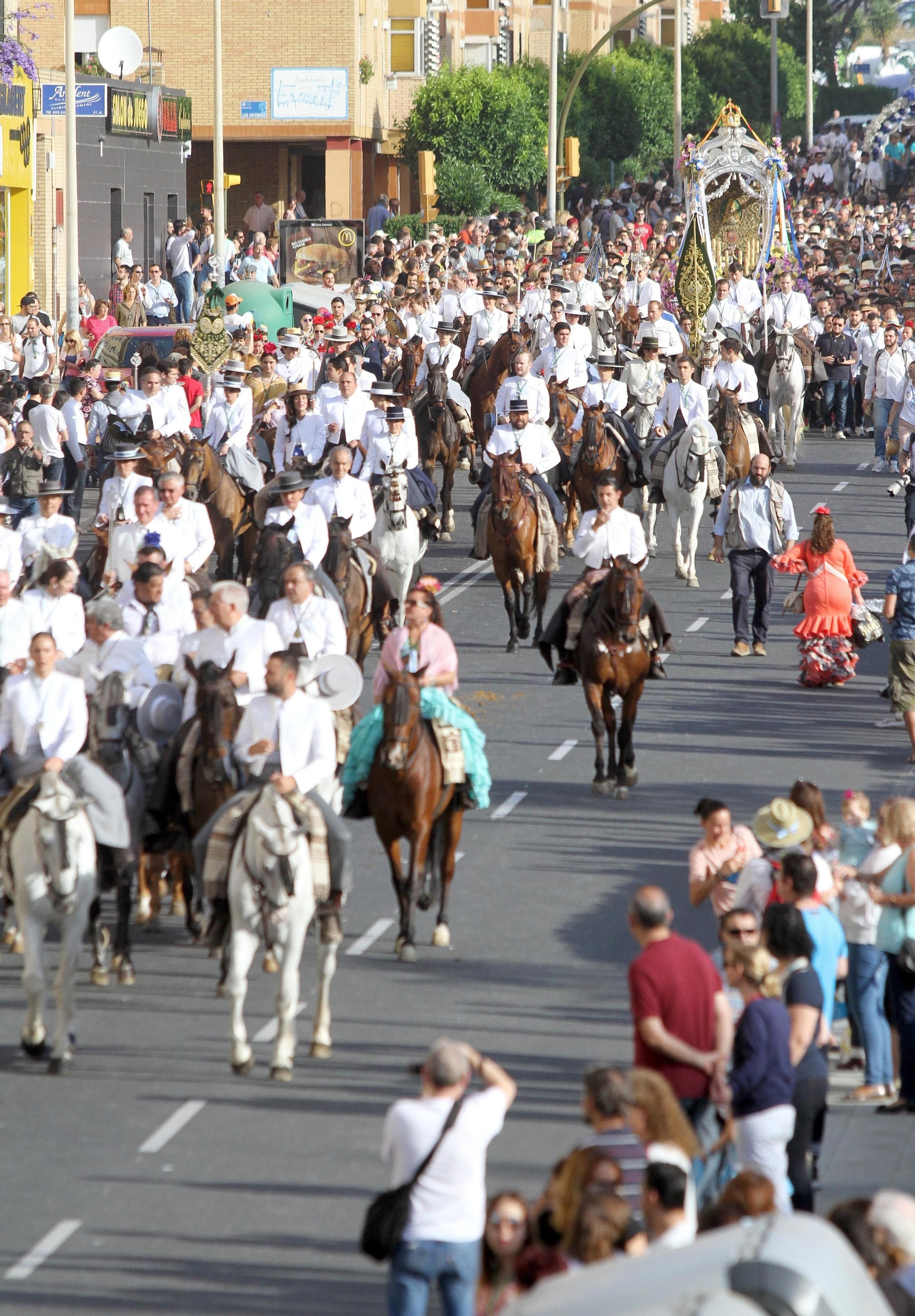 Imágenes de la salida de la Hermandad de Huelva