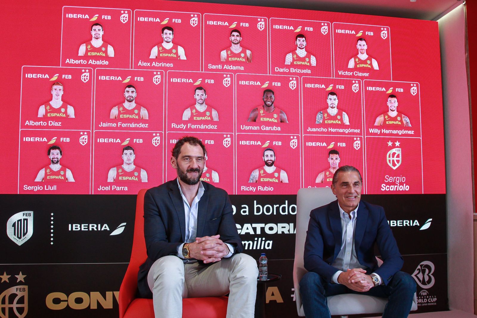 El presidente de la FEB, Jorge Garbajosa, junto al seleccionador nacional, Sergio Scariolo.