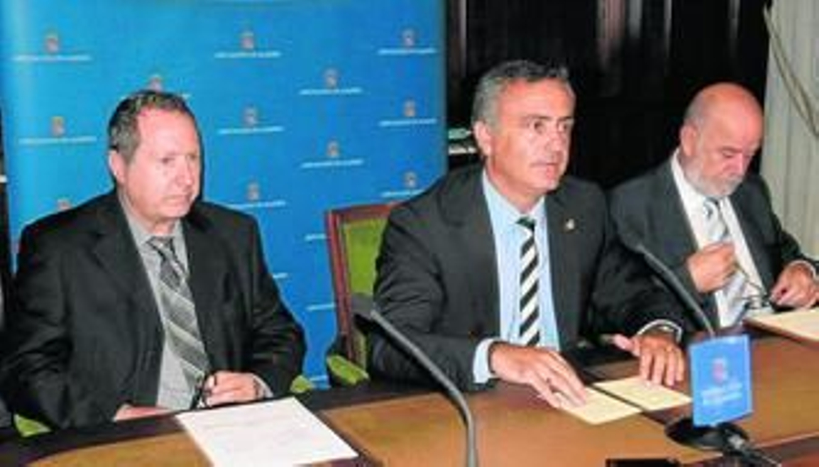 El almeriense ha desfilado con Versace y Devota & Lomba.