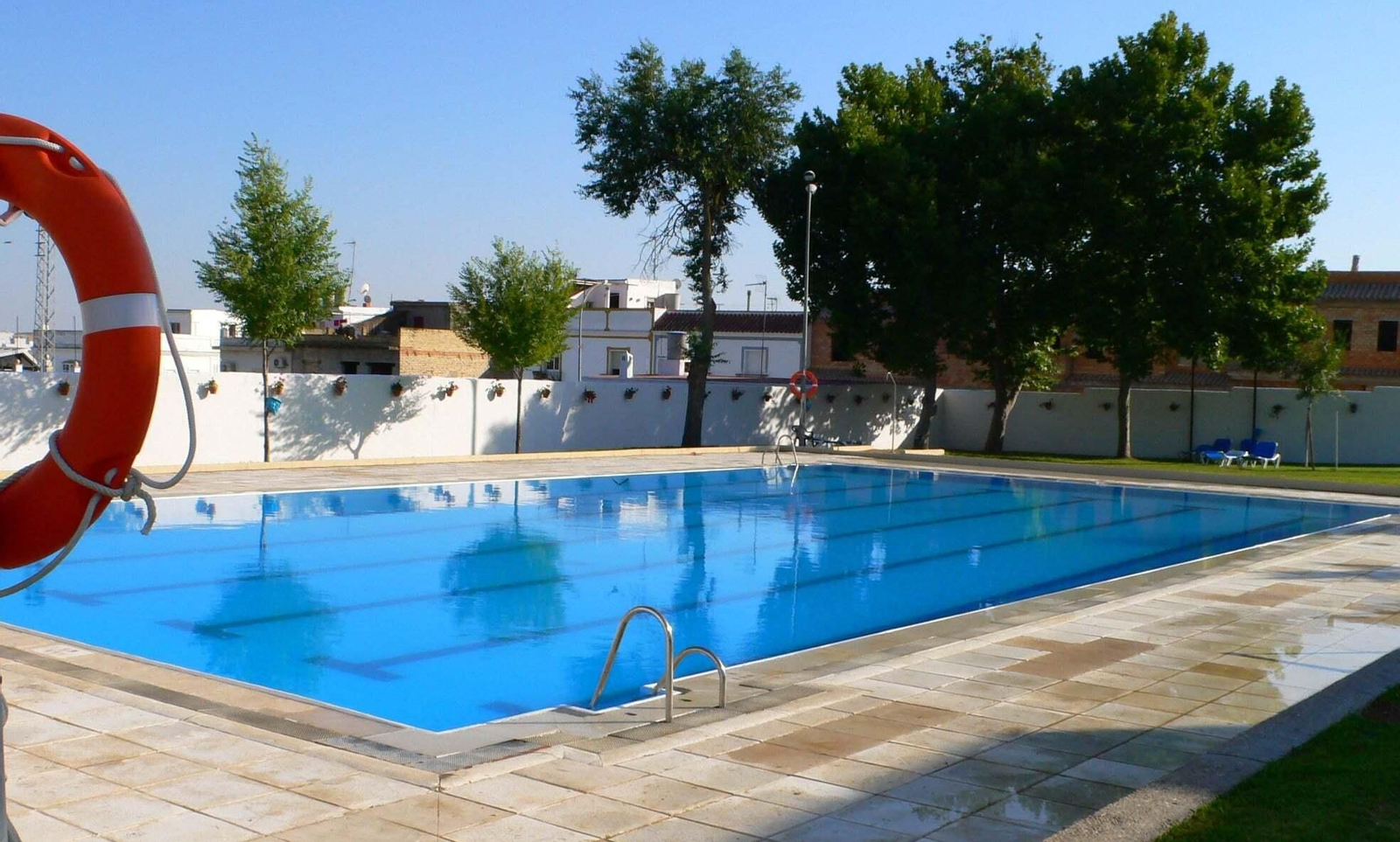 Este verano no abrirá la piscina municipal de Trebujena a causa de la pandemia.