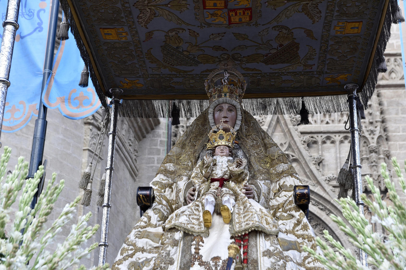La procesión de la Virgen de los Reyes, en imágenes