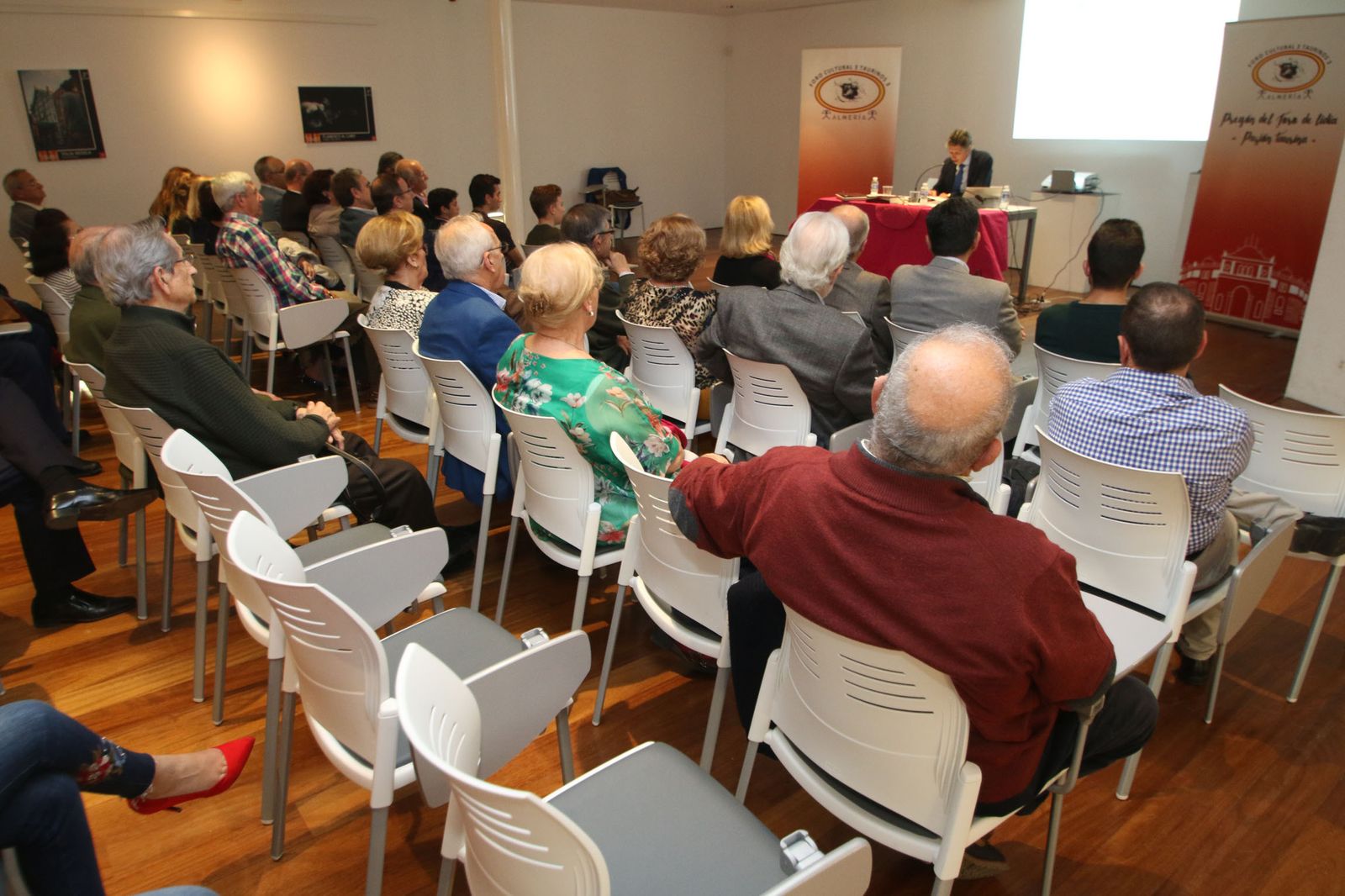 Vibrante charla de Maxi Pérez recordando a Julio Robles