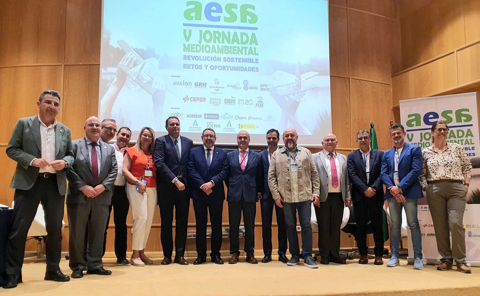 Asistentes a las jornadas organizadas por la asociación de empresas del sector ambiental de la FOE.
