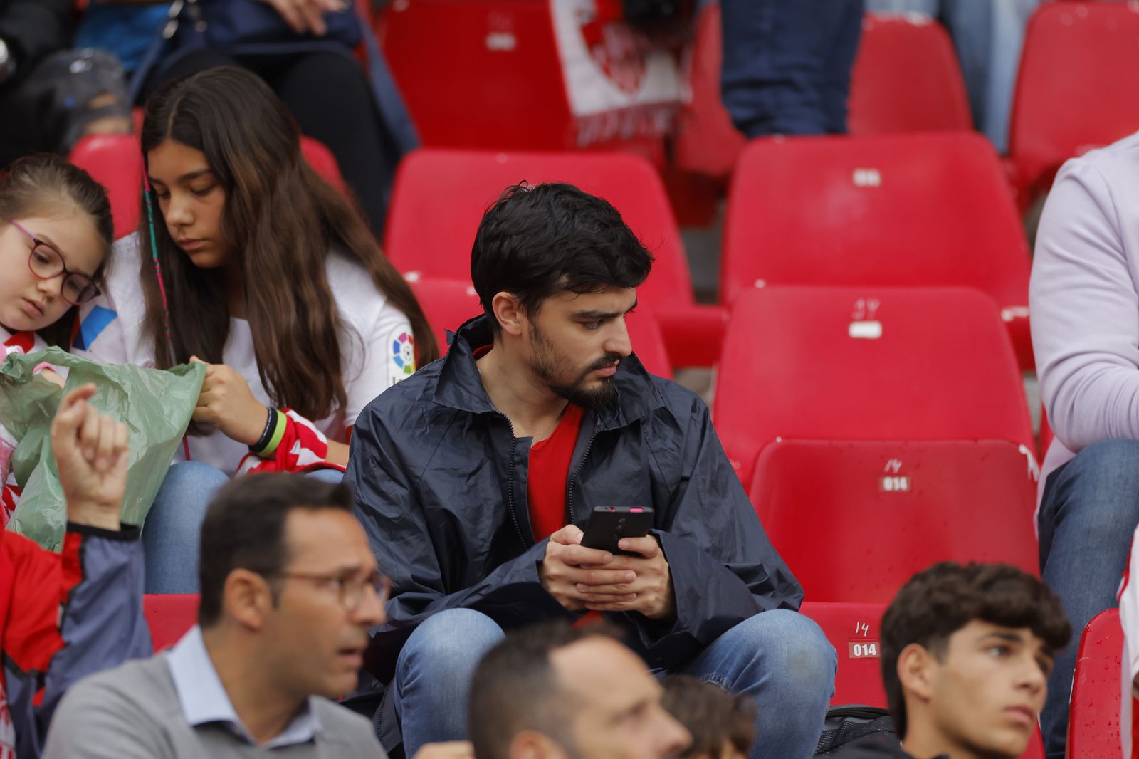 Búscate en las fotos del Sevilla-Madrid