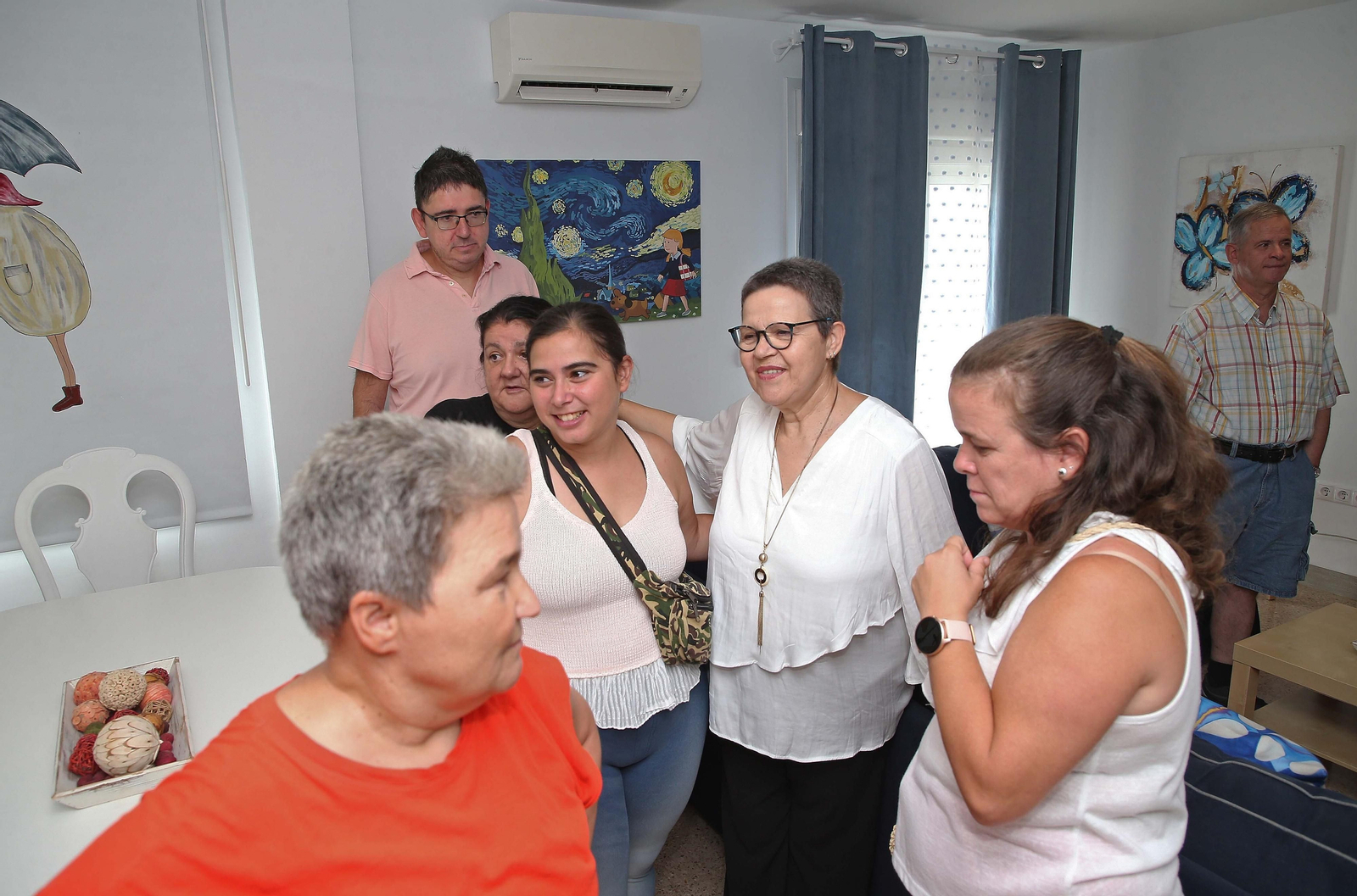 La inauguración de las nuevas viviendas tuteladas de Apadis, en imágenes