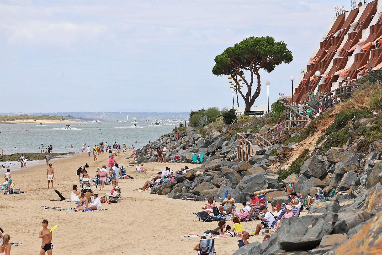 Mañanas nubladas de paseos por las playas de Huelva