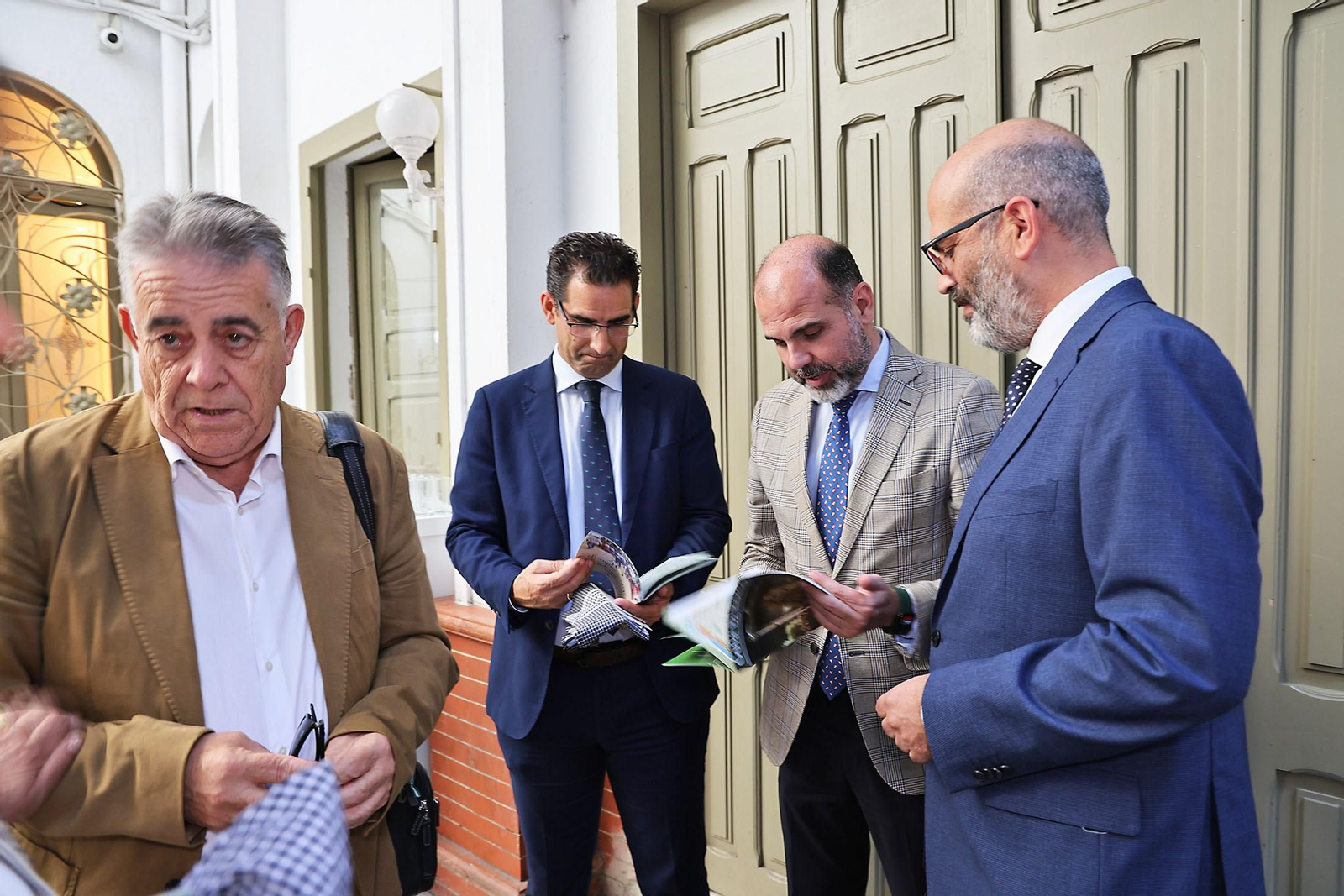 Imágenes de la presentación de la Guía del Rocío 2024 de Huelva Información