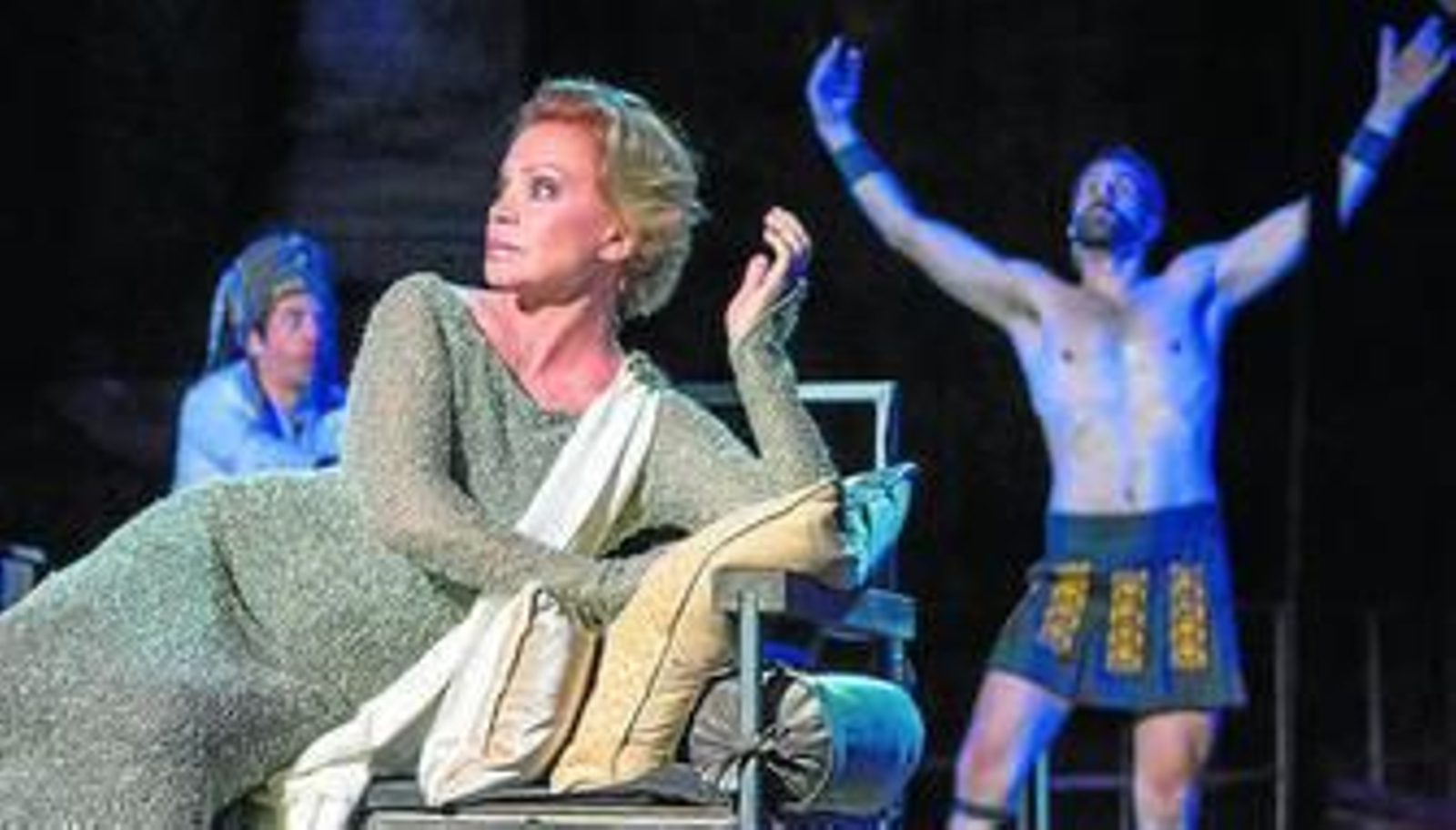 Paloma San Basilio interpreta a Peristera, la décima musa, en un espectáculo con temas de Cole Porter, Kurt Weill y Stephen Sondheim, entre otros.