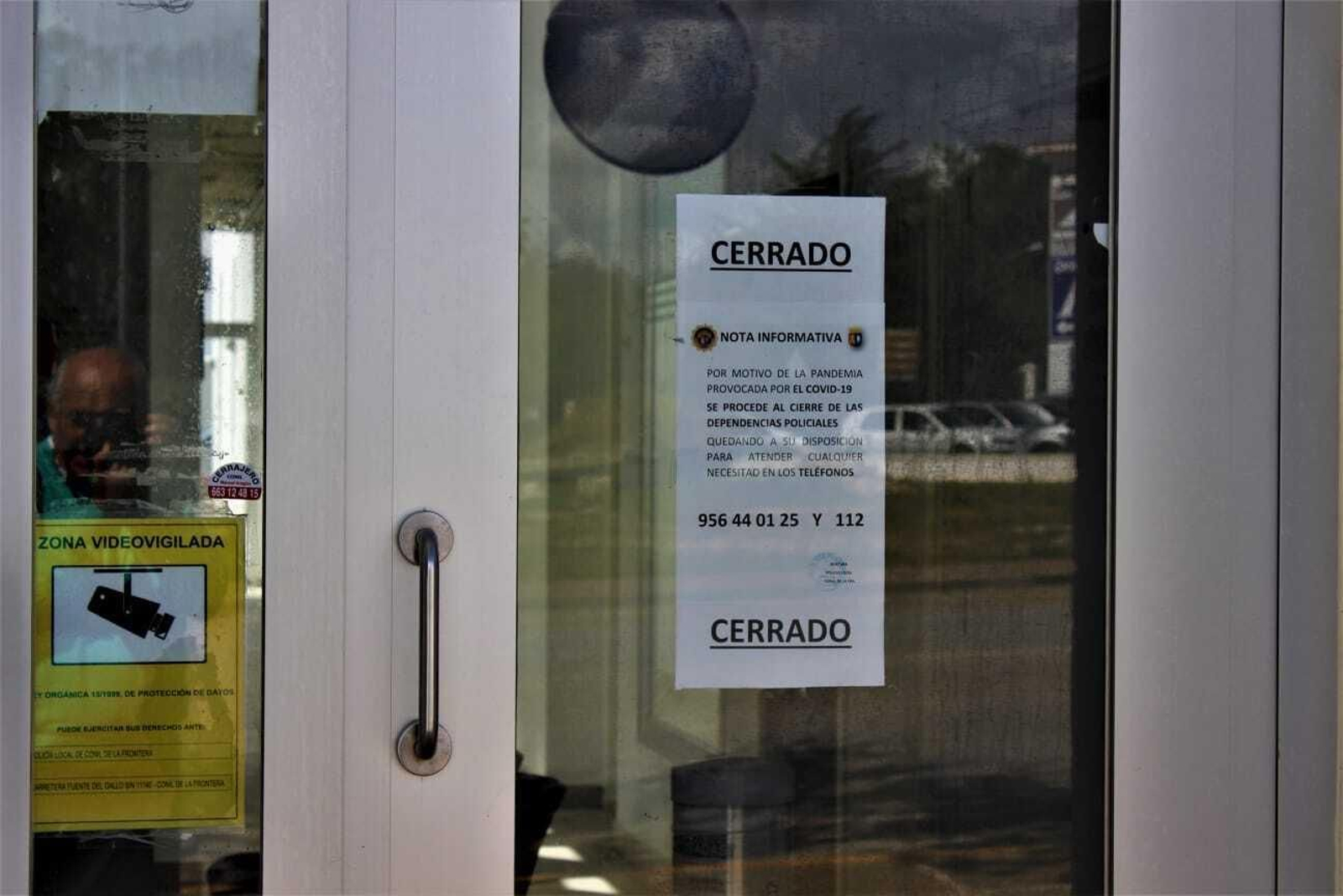 Las desérticas playas de Cádiz por el coronavirus, en imágenes