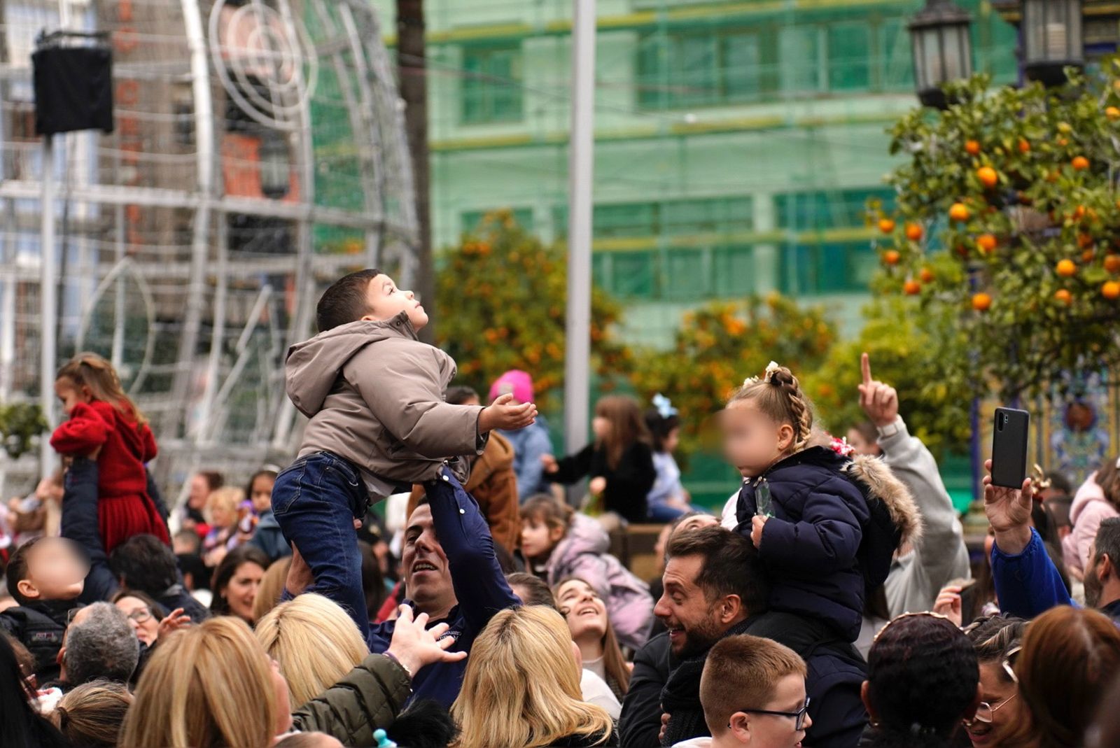 Fotos de las campanadas infantiles en la Plaza Alta de Algeciras