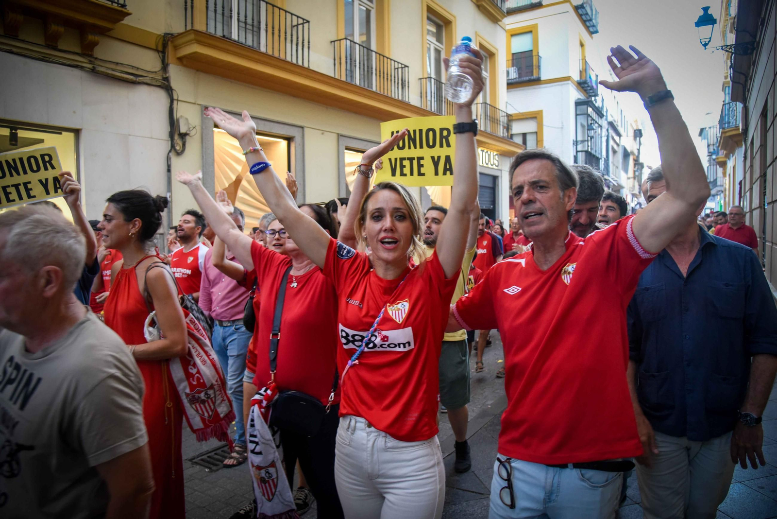 Manifestación del sevillismo contra la directiva del club