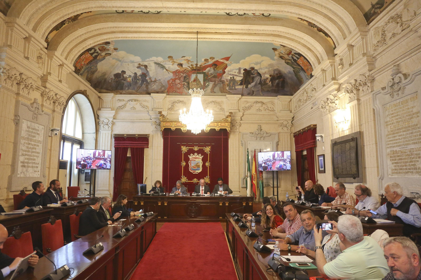 Reunión del jueves pasado del Consejo Social de Málaga que acordó pedir un Chare en la zona este.