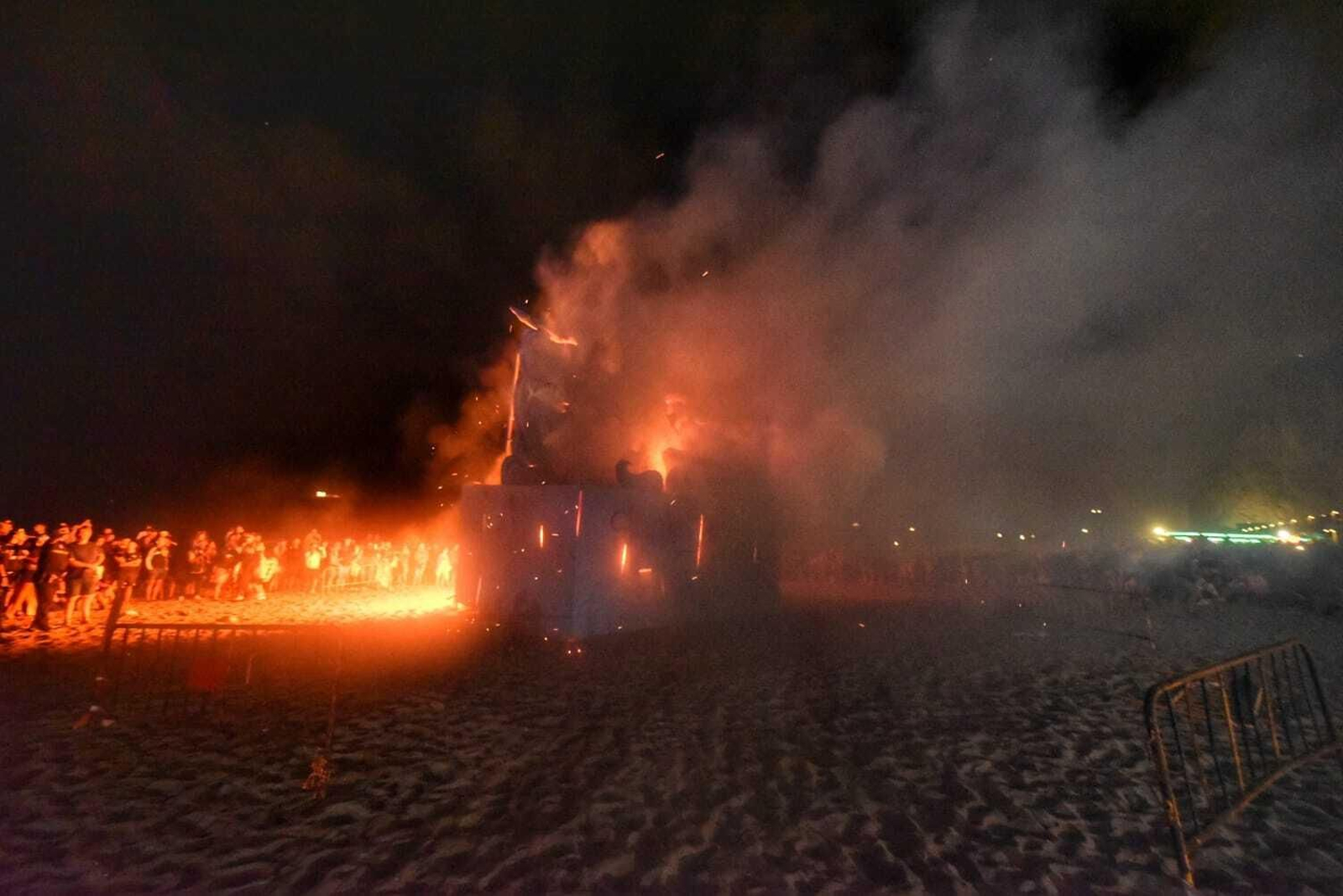 Las fotos de la noche de San Juan en La Línea