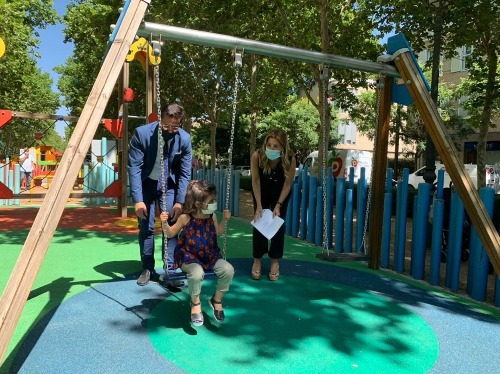 Abren los 110 parques infantiles de Granada con límite de aforo y uso de mascarillas para mayores de 6 años
