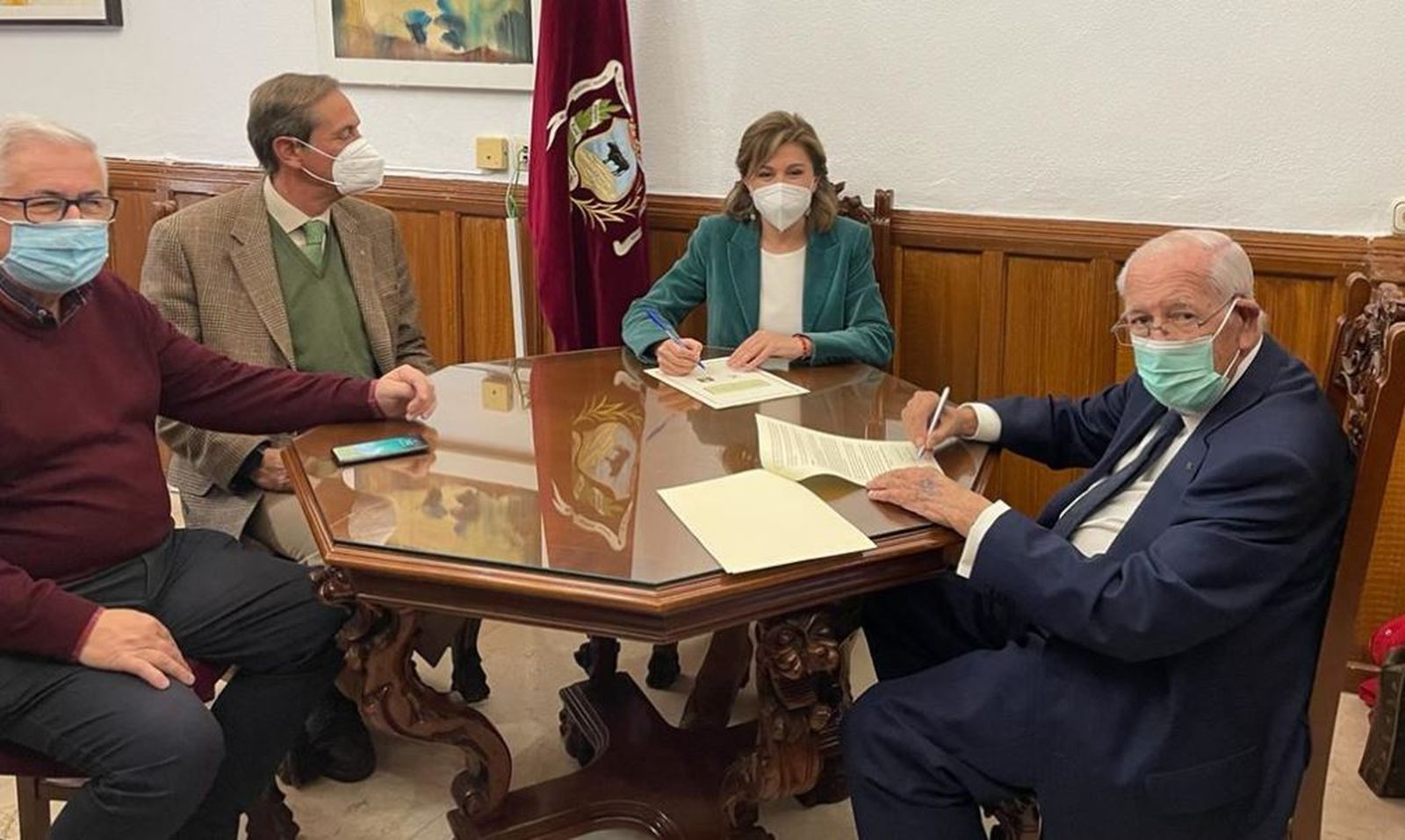 Firma de la Caja Rural de Jaén con la Feria del Olivo de Montoro.