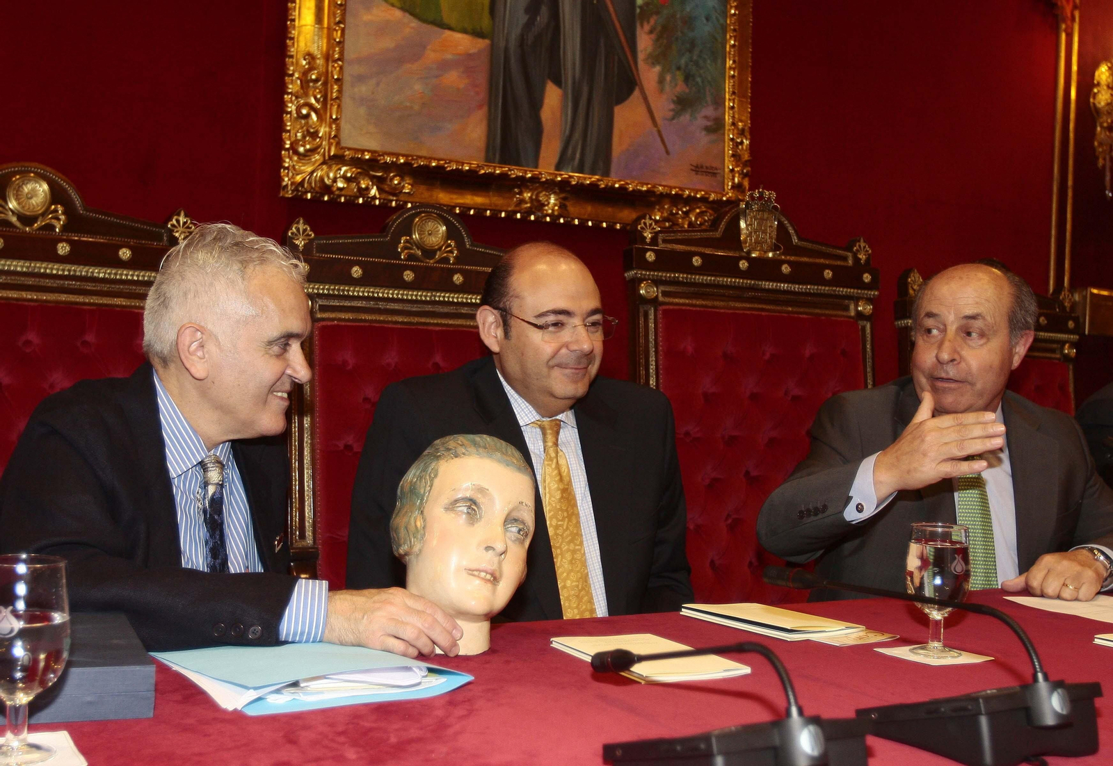 El legado de Castillo Higueras a Granada: la bandera de la ciudad, el diseño de la Alcaldía o las fiestas locales