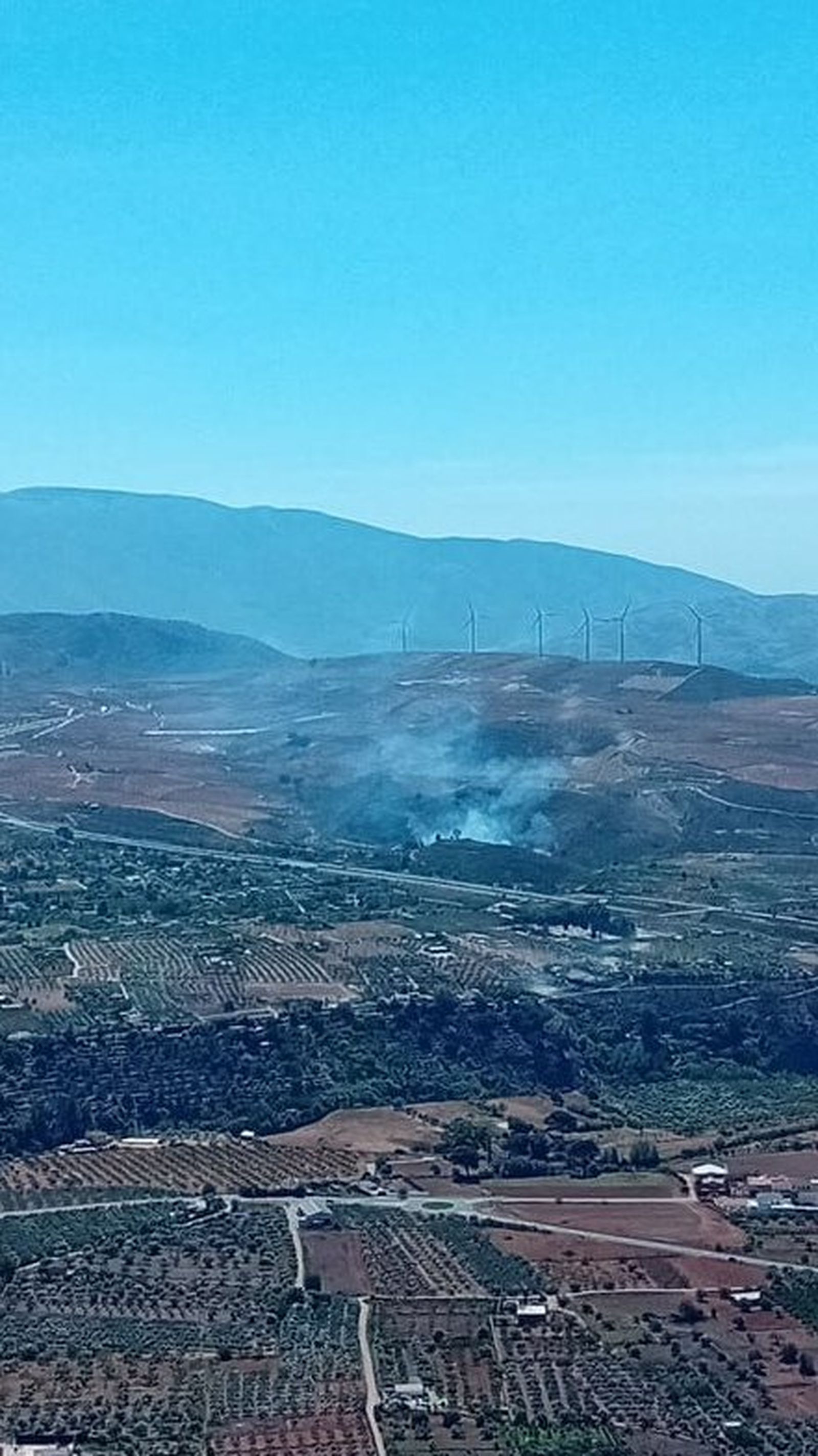 Imagen del incendio declarado este domingo en Dúrcal