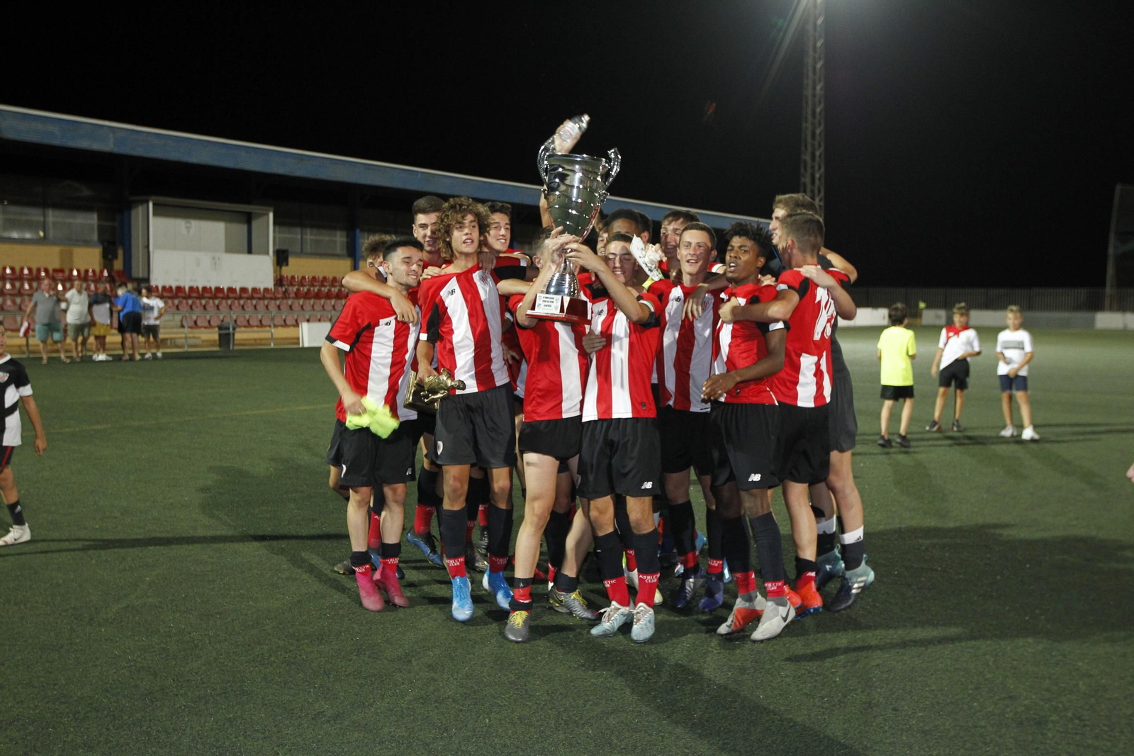 Las imágenes del VII Trofeo de Feria de Fútbol Juvenil 'I Memorial Juan Oncala'