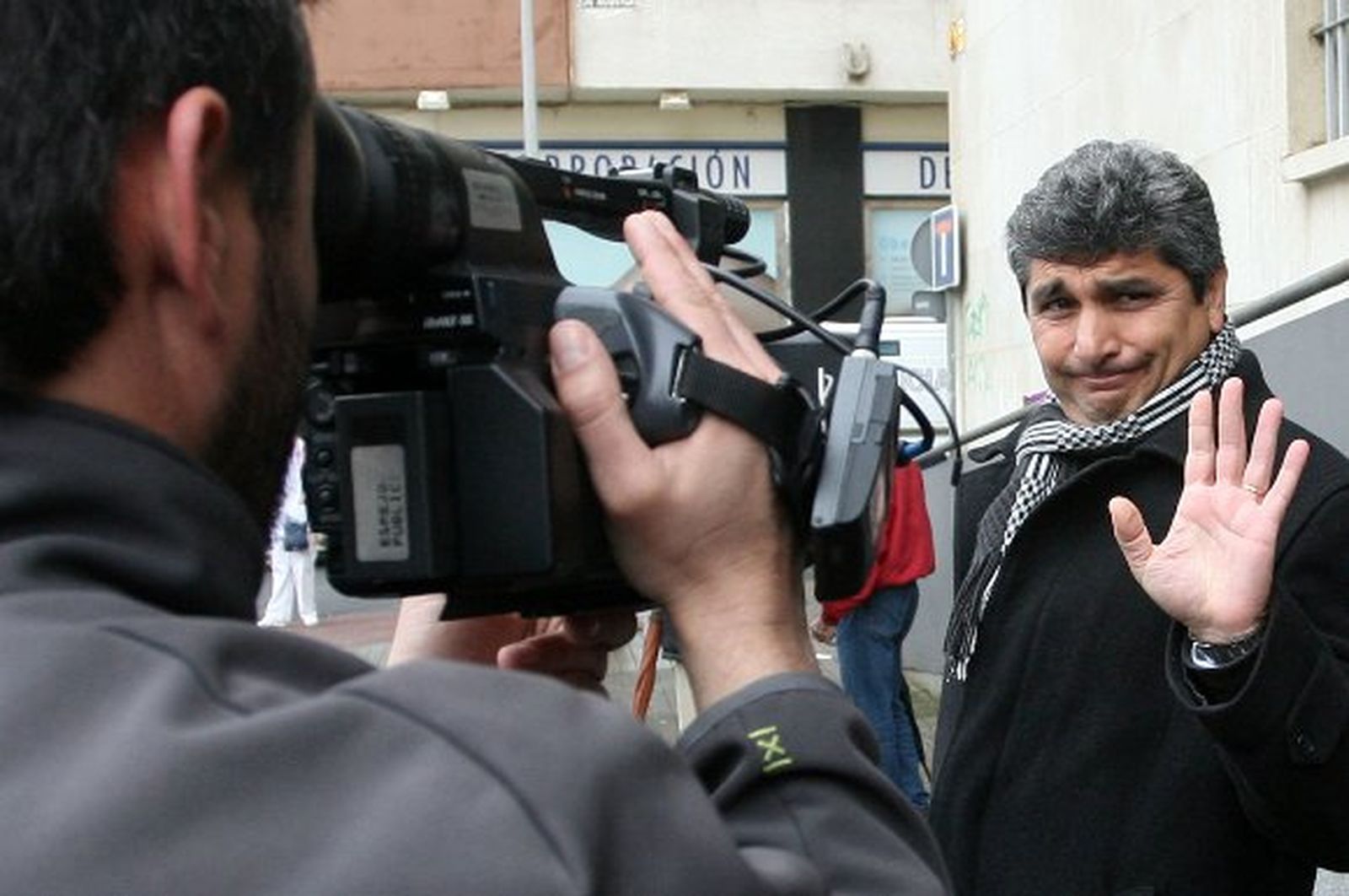 El PSOE pide al Ayuntamiento que aclare su relación laboral con Cortés