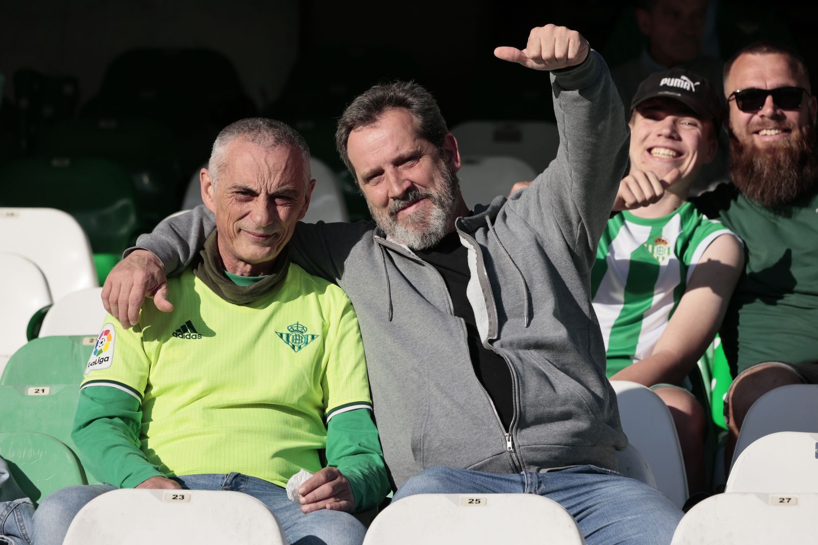 Buscáte en las gradas del Villamarín