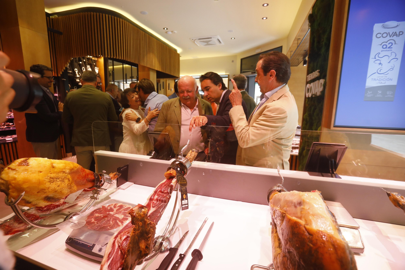 La inauguración de D'Tapas, de Covap, en Córdoba, en imágenes