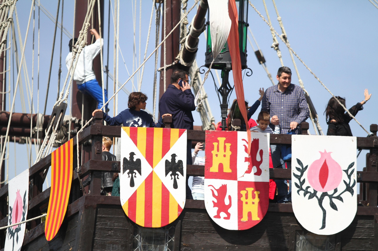 Imágenes del día de puertas abiertas en el muelle de las Carabelas