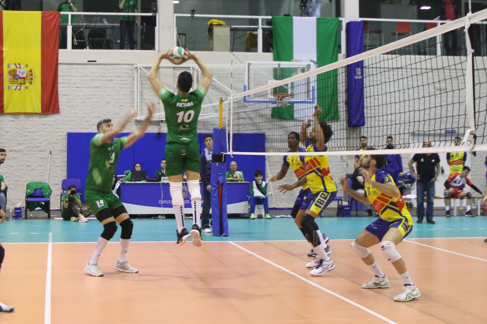Imágenes del partido de voleibol Unicaja Almería-Ushuaia Ibiza