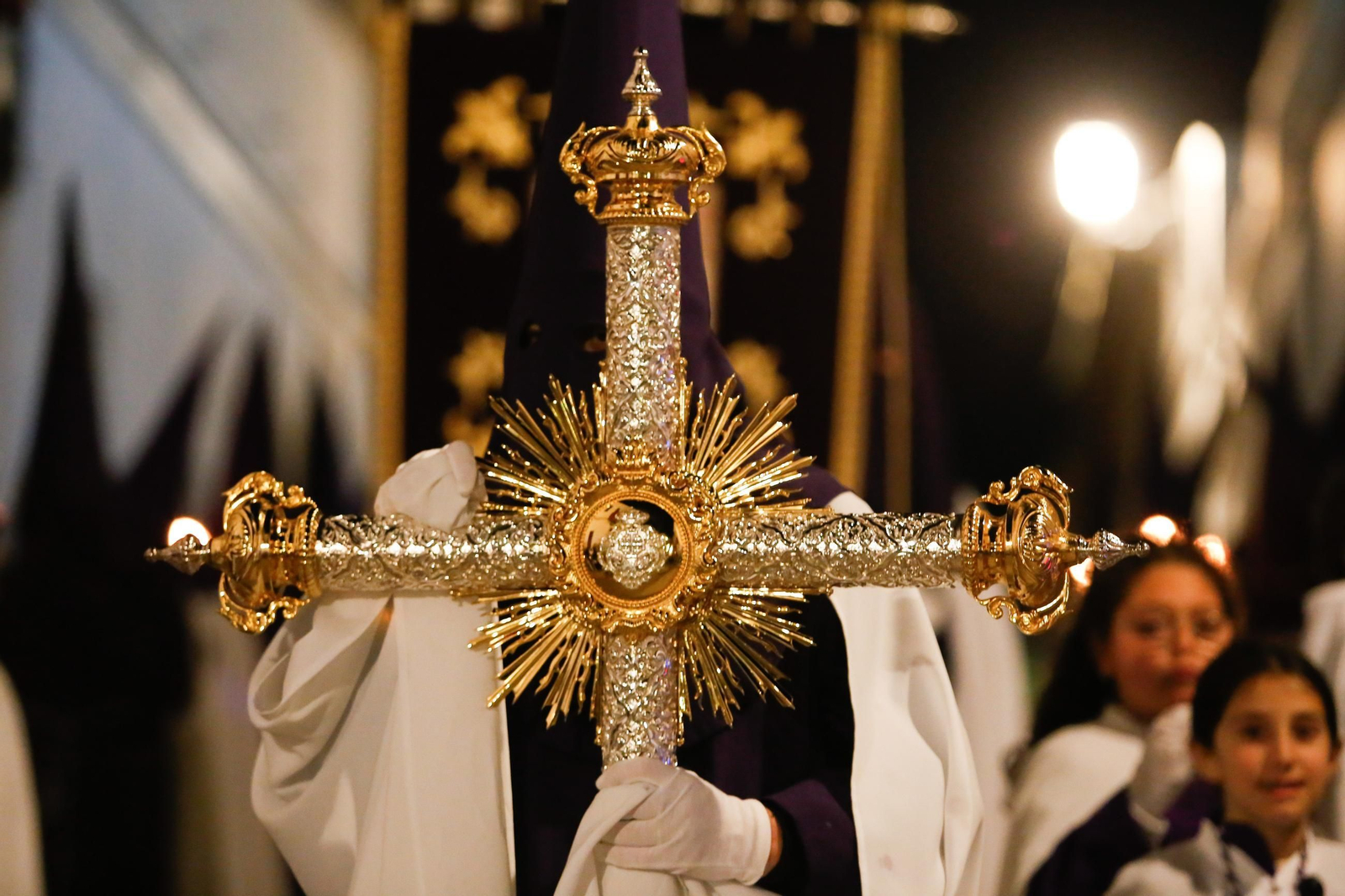 Fotos del Jueves Santo en Los Barrios: Nazareno