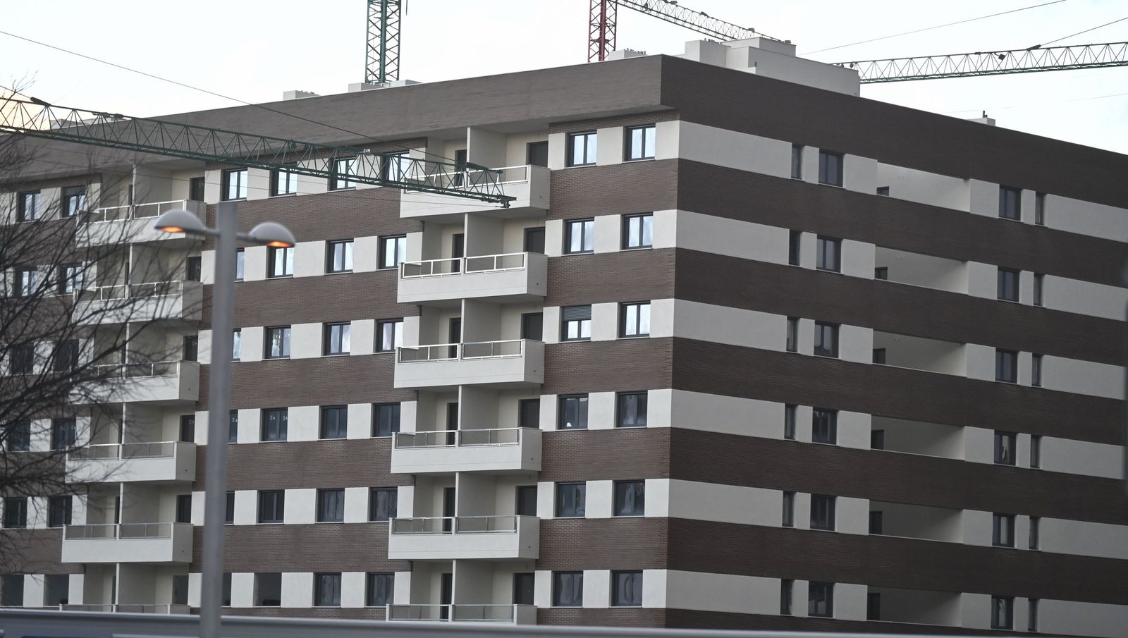 Un paseo por los edificios 'cebra' de los barrios nuevos de Córdoba