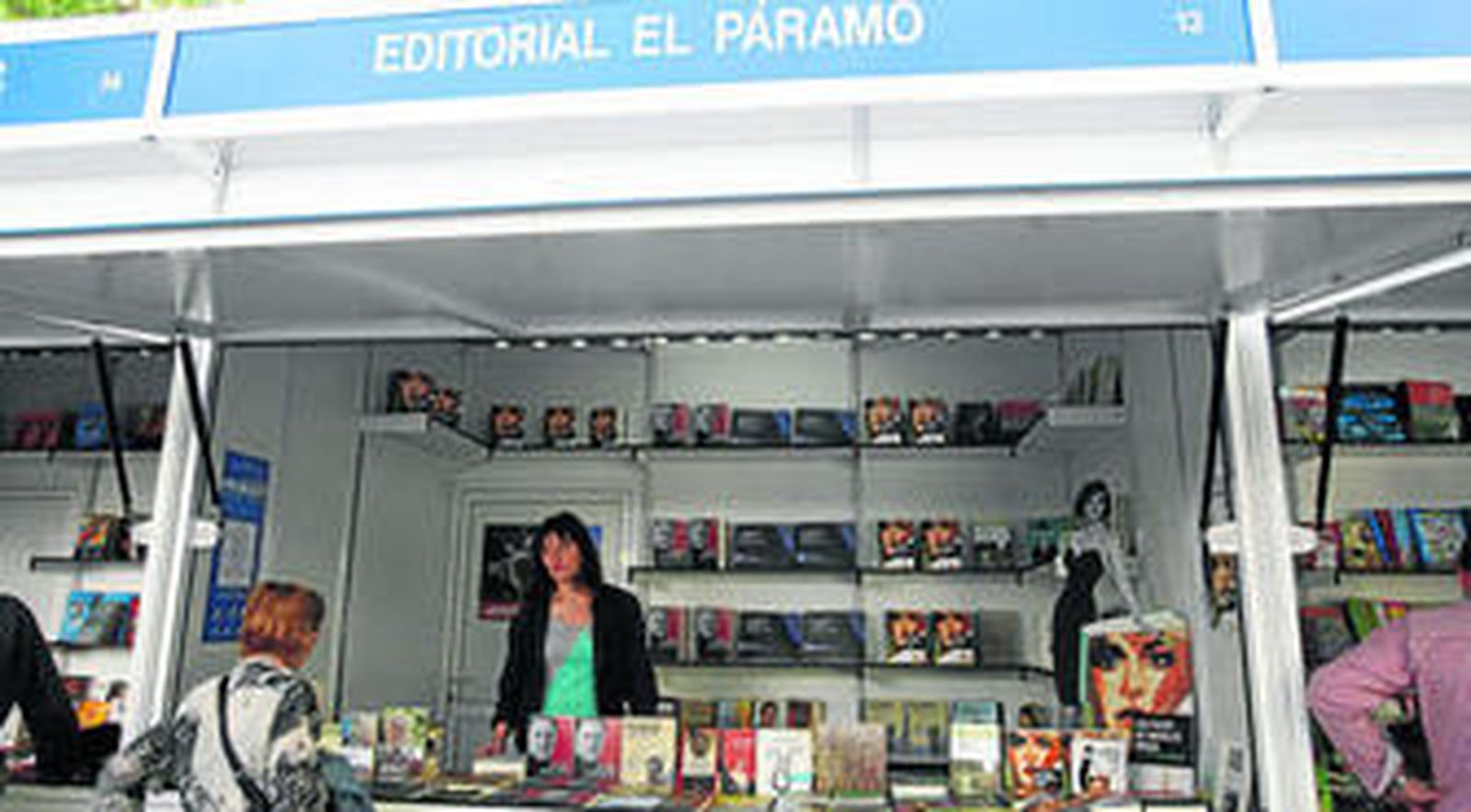 Caseta de El Páramo en la Feria del Libro.